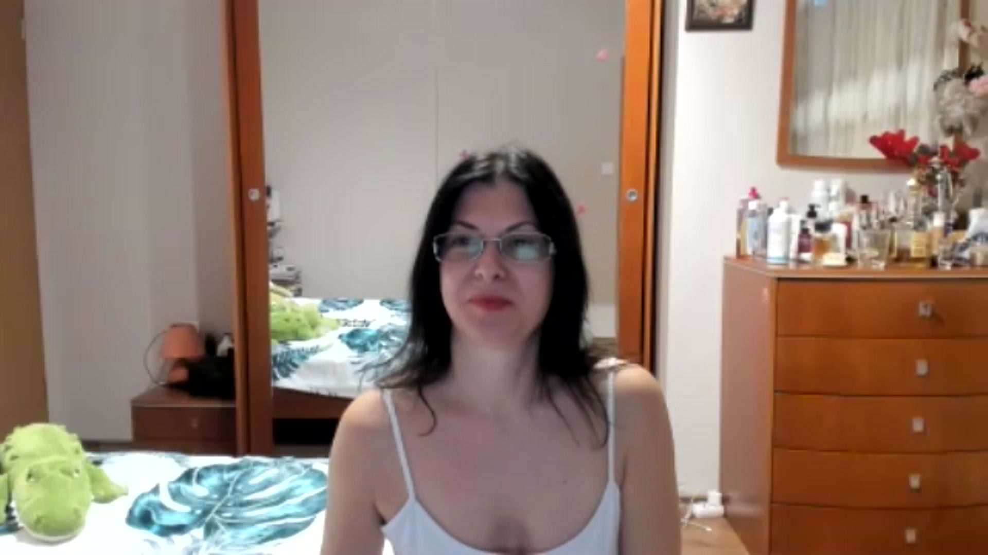 Gallery image thumbnail from Cougar_Fiona's myfreecams stream on, 01/27/2026, 24:58 image 15 of 20