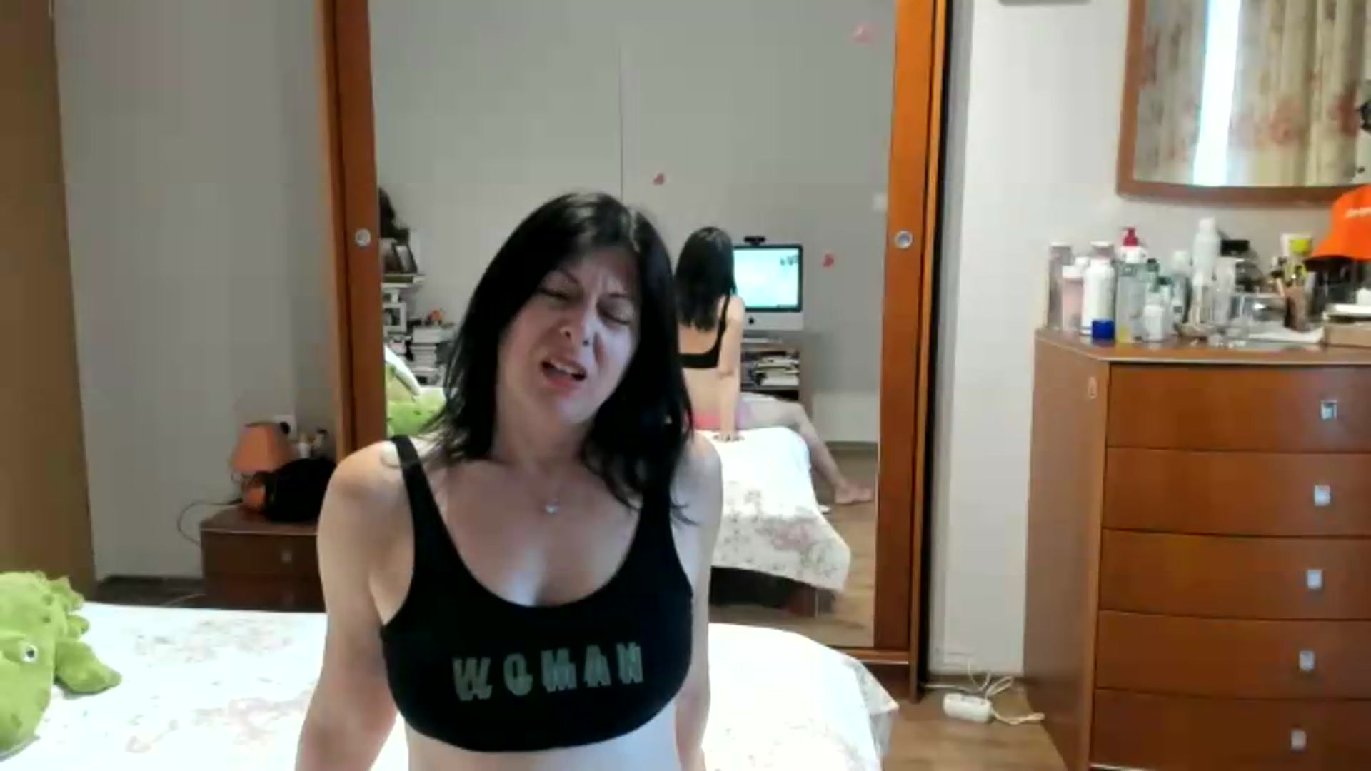 Gallery image thumbnail from Cougar_Fiona's myfreecams stream on, 07/06/2026, 12:43 image 18 of 20