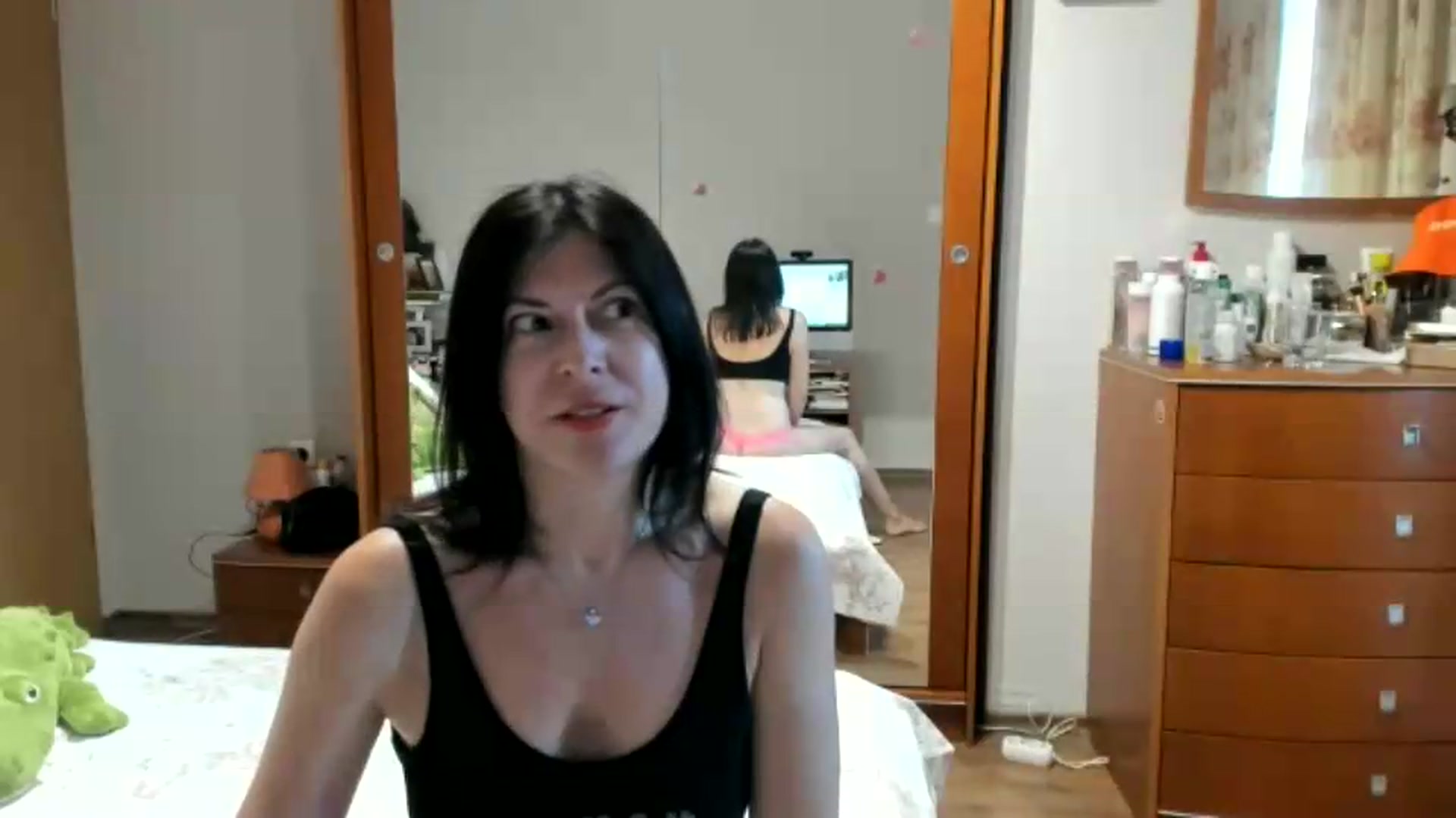 Gallery image thumbnail from Cougar_Fiona's myfreecams stream on, 07/06/2026, 12:43 image 16 of 20