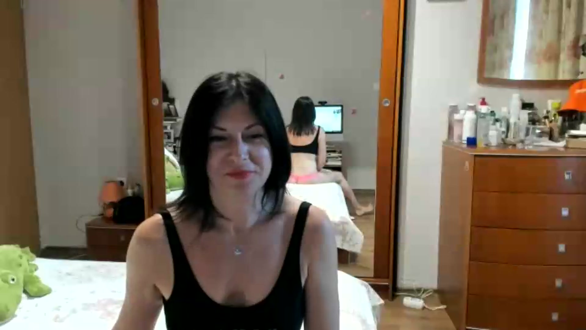 Gallery image thumbnail from Cougar_Fiona's myfreecams stream on, 07/06/2026, 12:43 image 15 of 20
