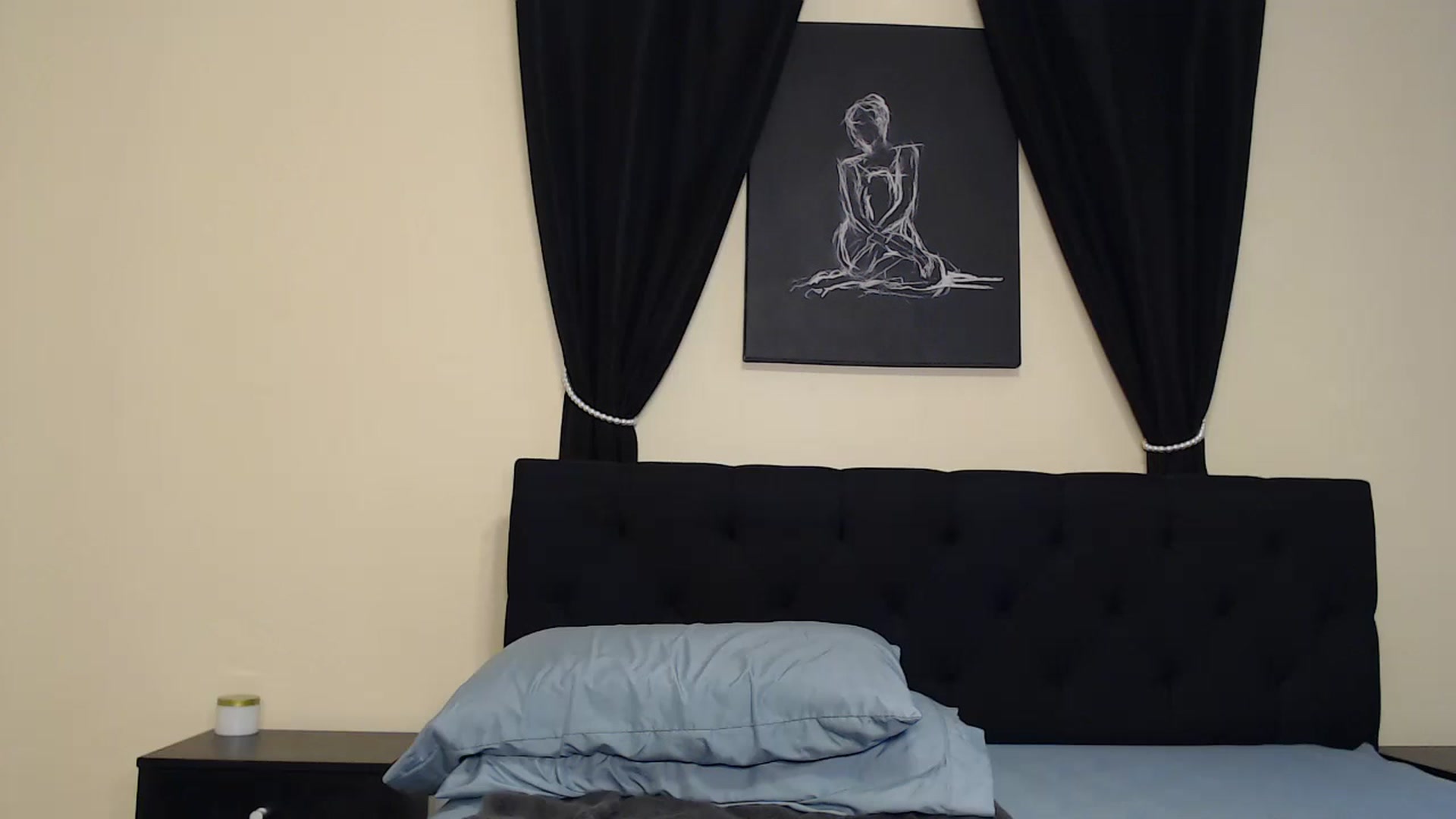Gallery image thumbnail from Cougar_On_Top's myfreecams stream on, 11/28/2022, 17:36 image 15 of 20