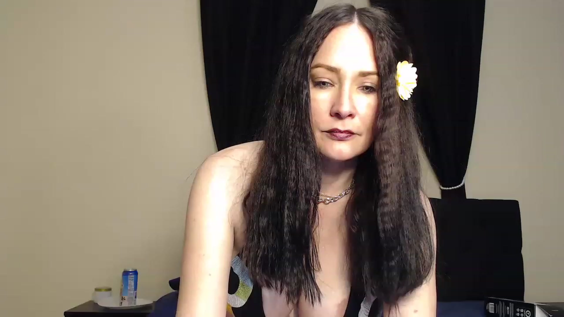 Gallery image thumbnail from Cougar_On_Top's myfreecams stream on, 12/31/2022, 18:53 image 4 of 20