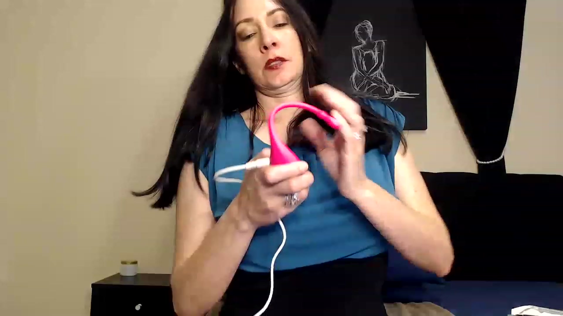 Gallery image thumbnail from Cougar_On_Top's myfreecams stream on, 01/09/2023, 22:09 image 3 of 20