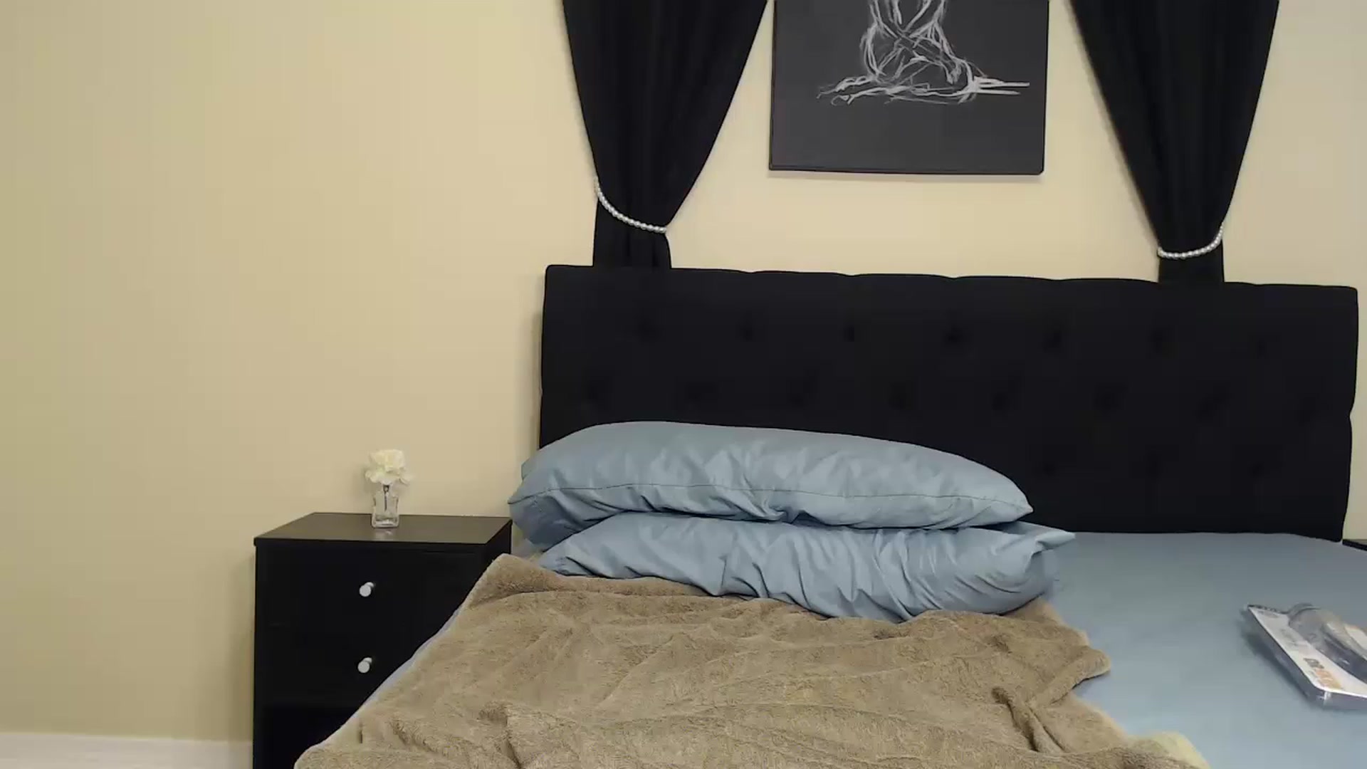 Gallery image thumbnail from Cougar_On_Top's myfreecams stream on, 02/18/2023, 18:09 image 2 of 20