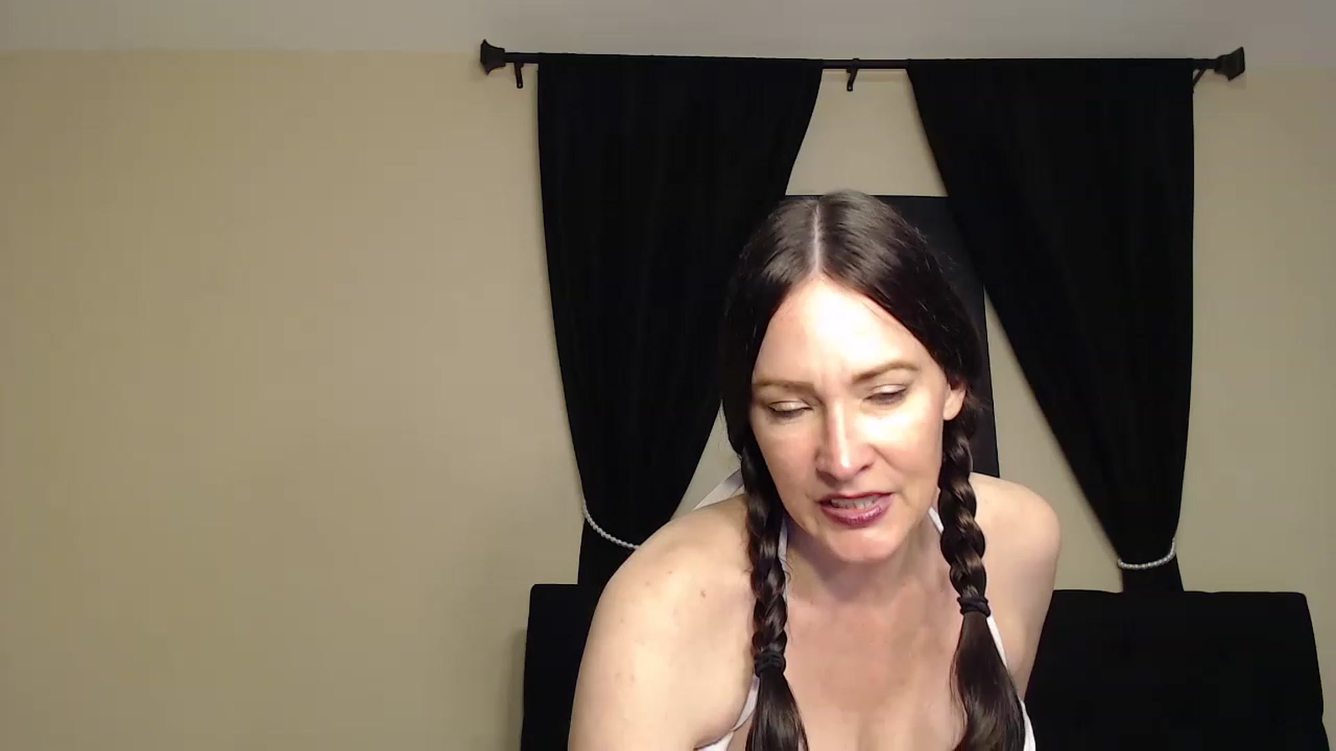 Gallery image thumbnail from Cougar_On_Top's myfreecams stream on, 03/05/2023, 23:05 image 15 of 20