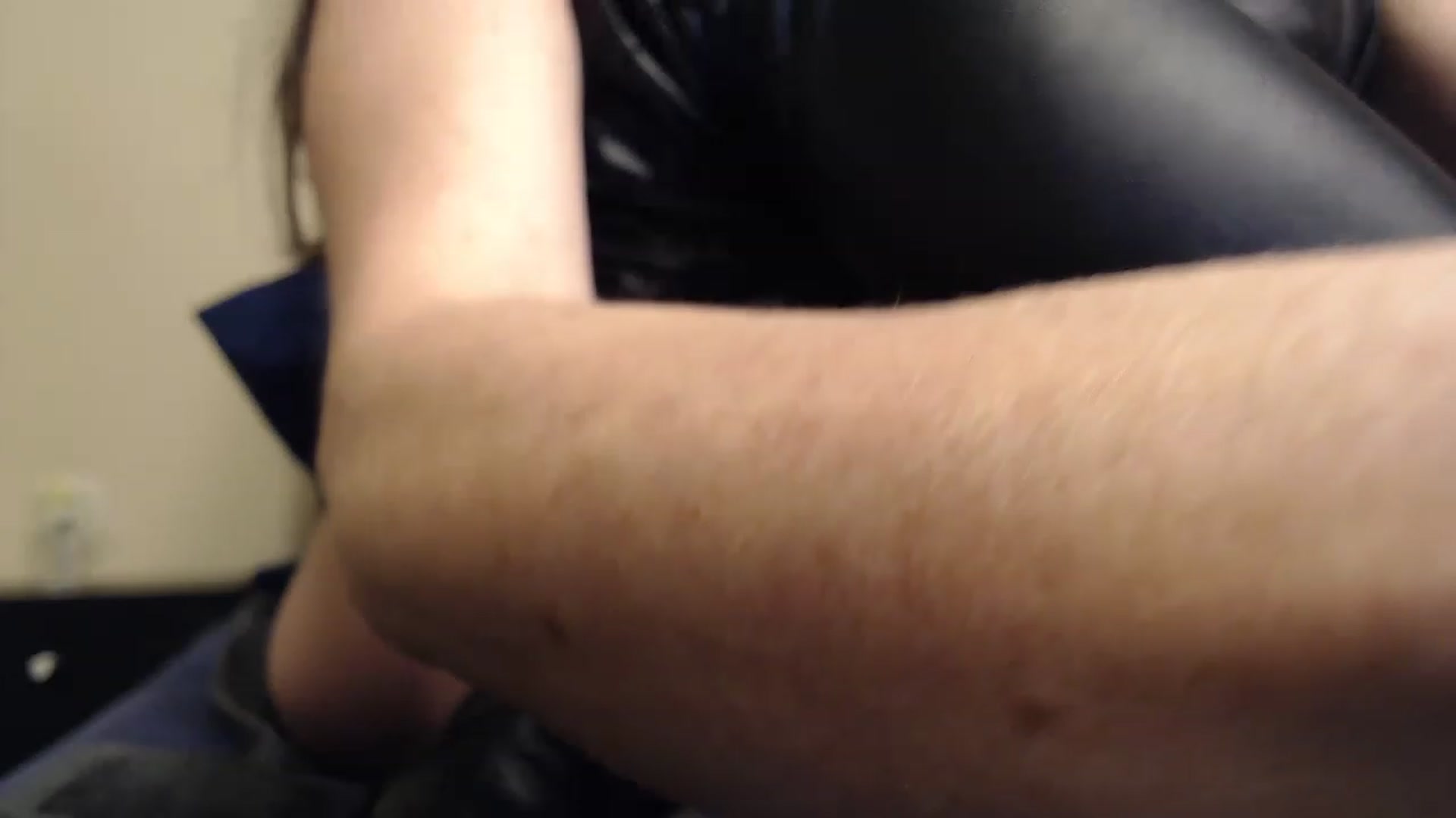 Gallery image thumbnail from Cougar_On_Top's myfreecams stream on, 03/21/2023, 16:42 image 16 of 20