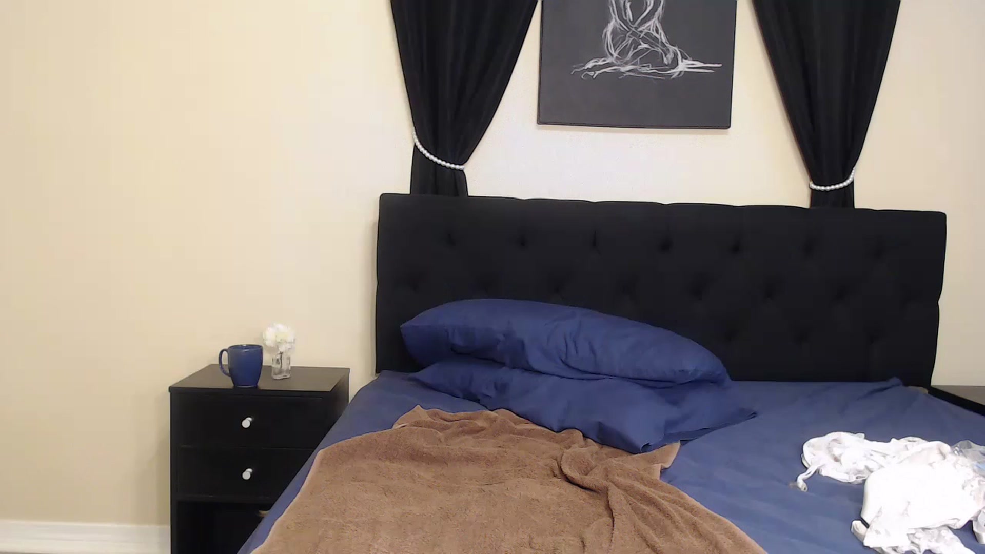 Gallery image thumbnail from Cougar_On_Top's myfreecams stream on, 03/26/2023, 14:22 image 16 of 20
