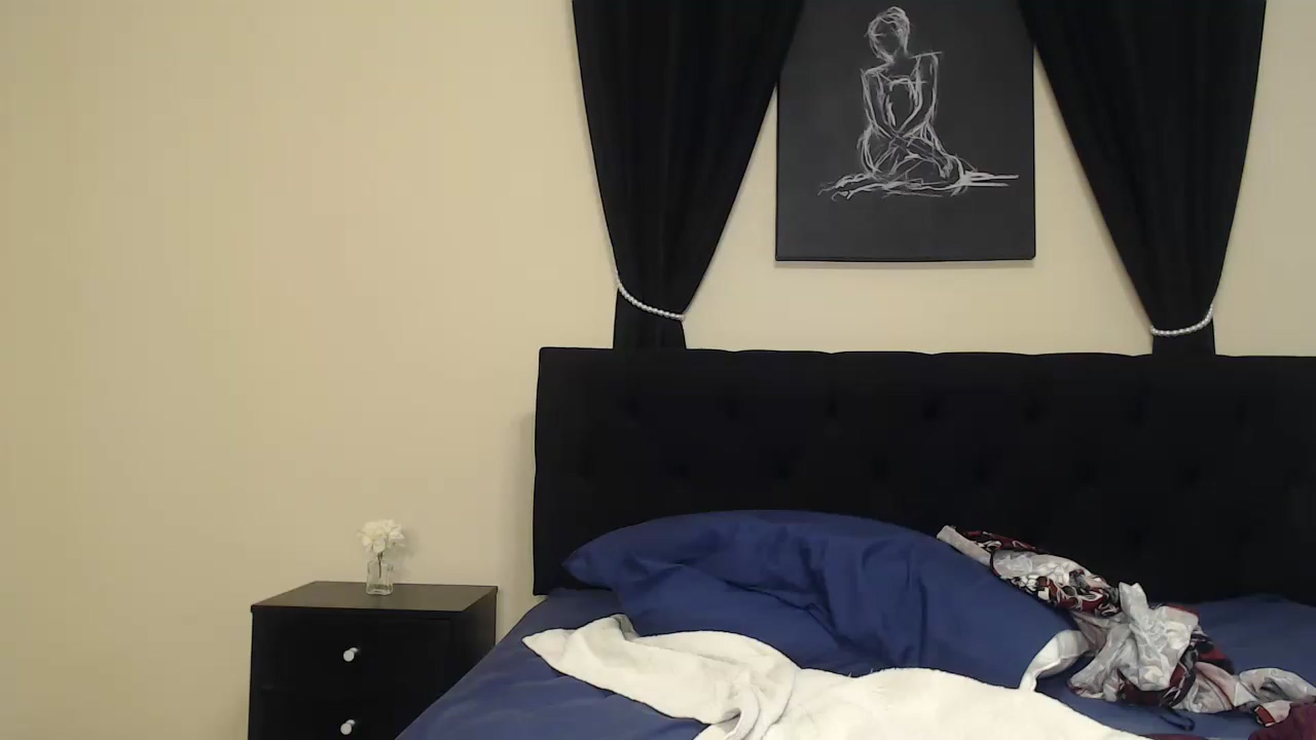 Gallery image thumbnail from Cougar_On_Top's myfreecams stream on, 04/13/2023, 21:55 image 16 of 20