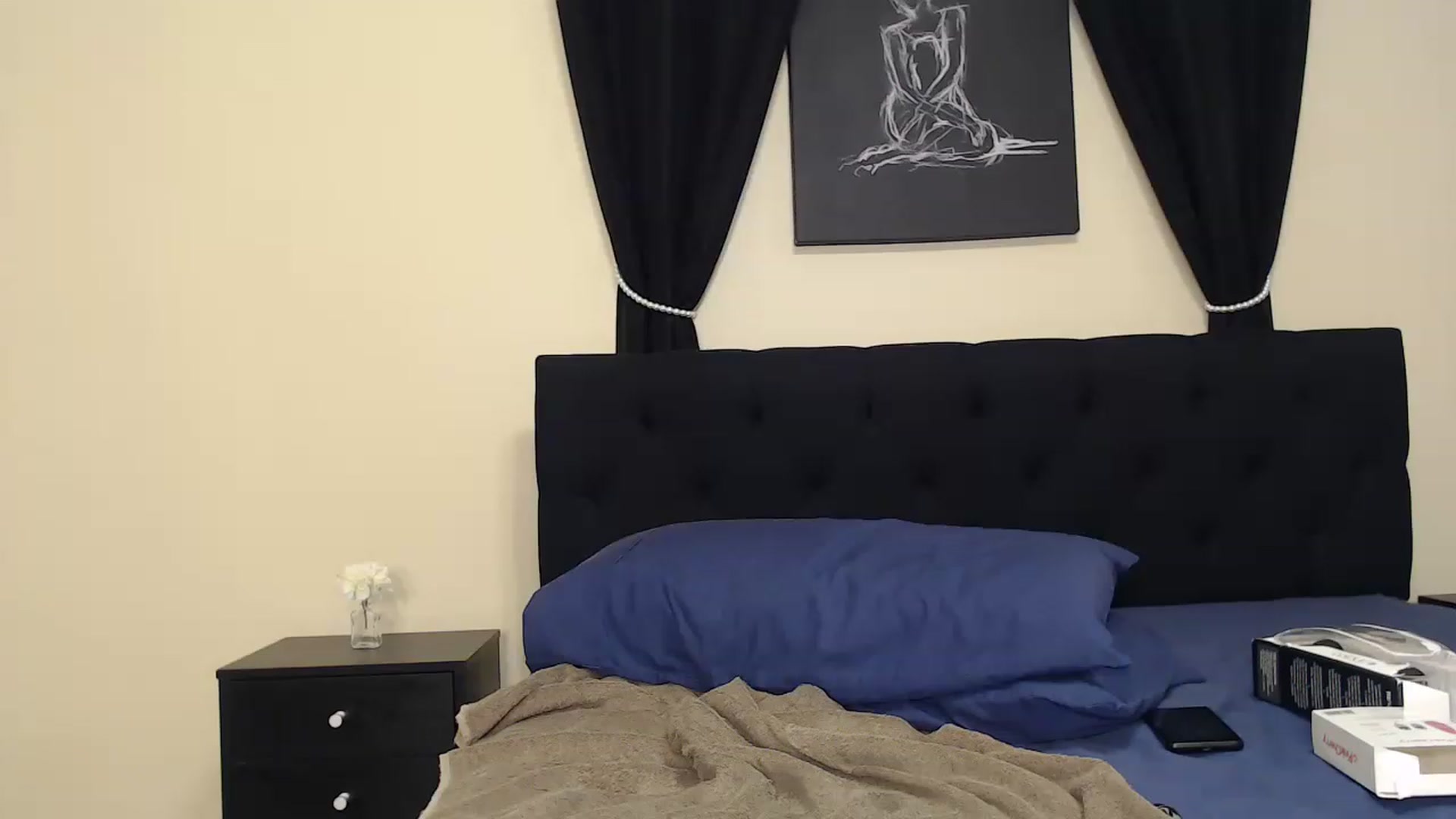 Gallery image thumbnail from Cougar_On_Top's myfreecams stream on, 04/17/2023, 21:16 image 8 of 20