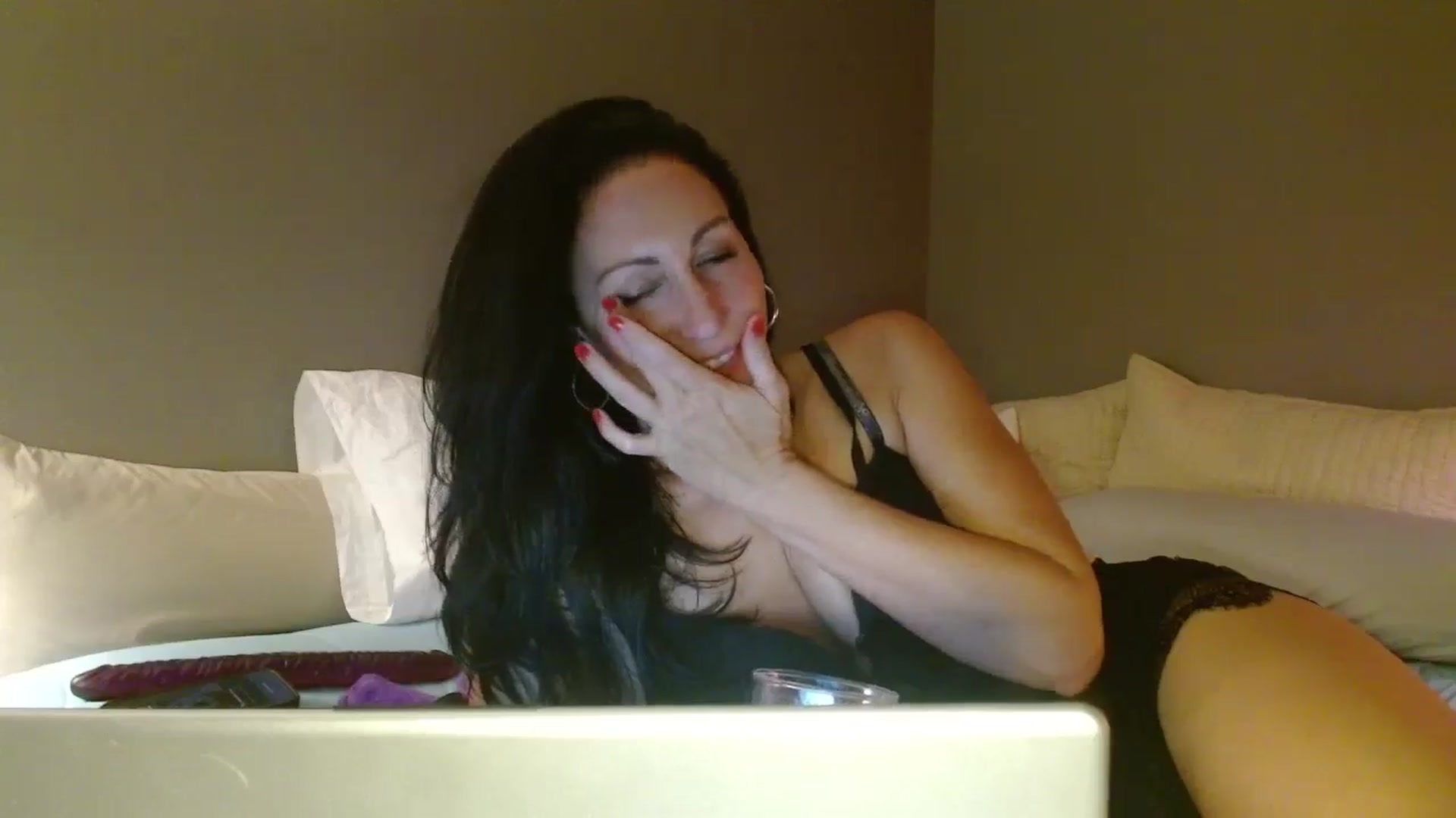 Gallery image thumbnail from Cougar_Vibes's myfreecams stream on, 09/17/2025, 04:00 image 13 of 20