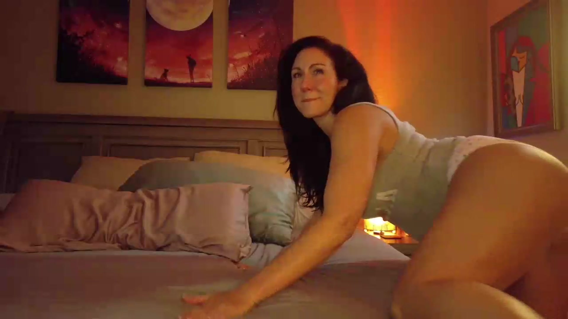 Gallery image thumbnail from Cougar_Vibes's myfreecams stream on, 05/19/2026, 18:07 image 4 of 20