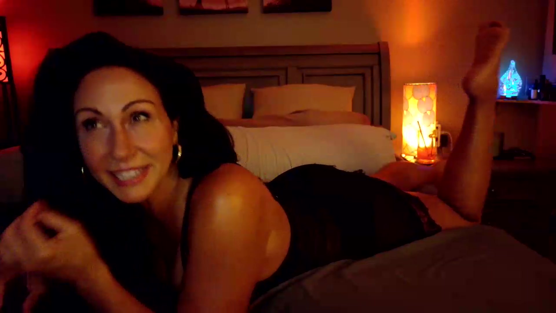 Gallery image thumbnail from Cougar_Vibes's myfreecams stream on, 07/03/2026, 04:39 image 10 of 20