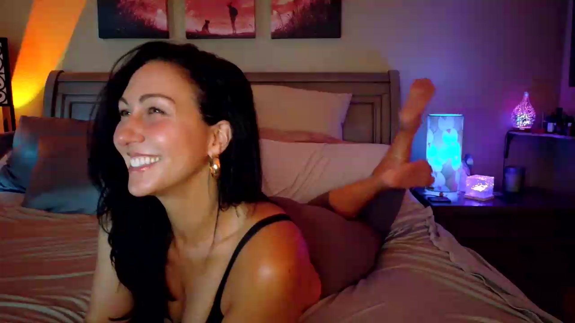 Gallery image thumbnail from Cougar_Vibes's myfreecams stream on, 09/11/2026, 23:48 image 7 of 20