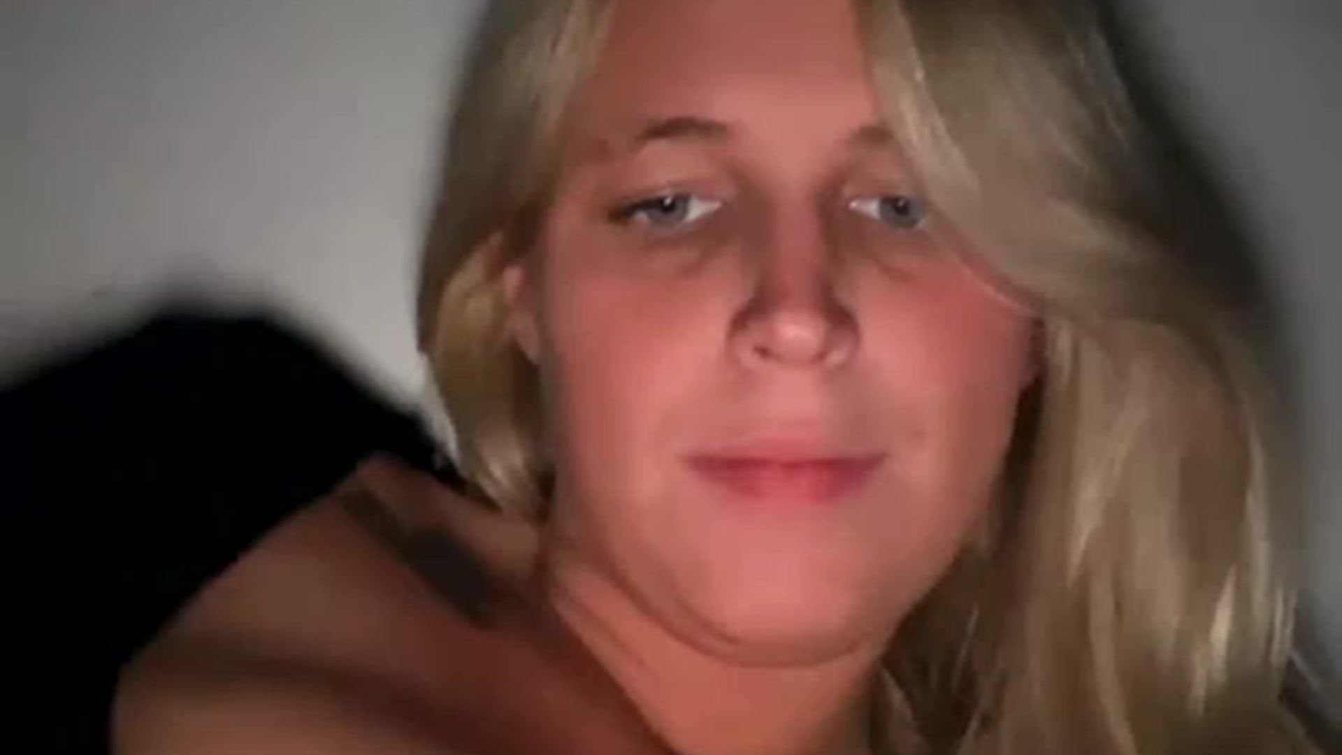Gallery image thumbnail from CountryHoney1's myfreecams stream on, 04/04/2023, 10:09 image 9 of 20