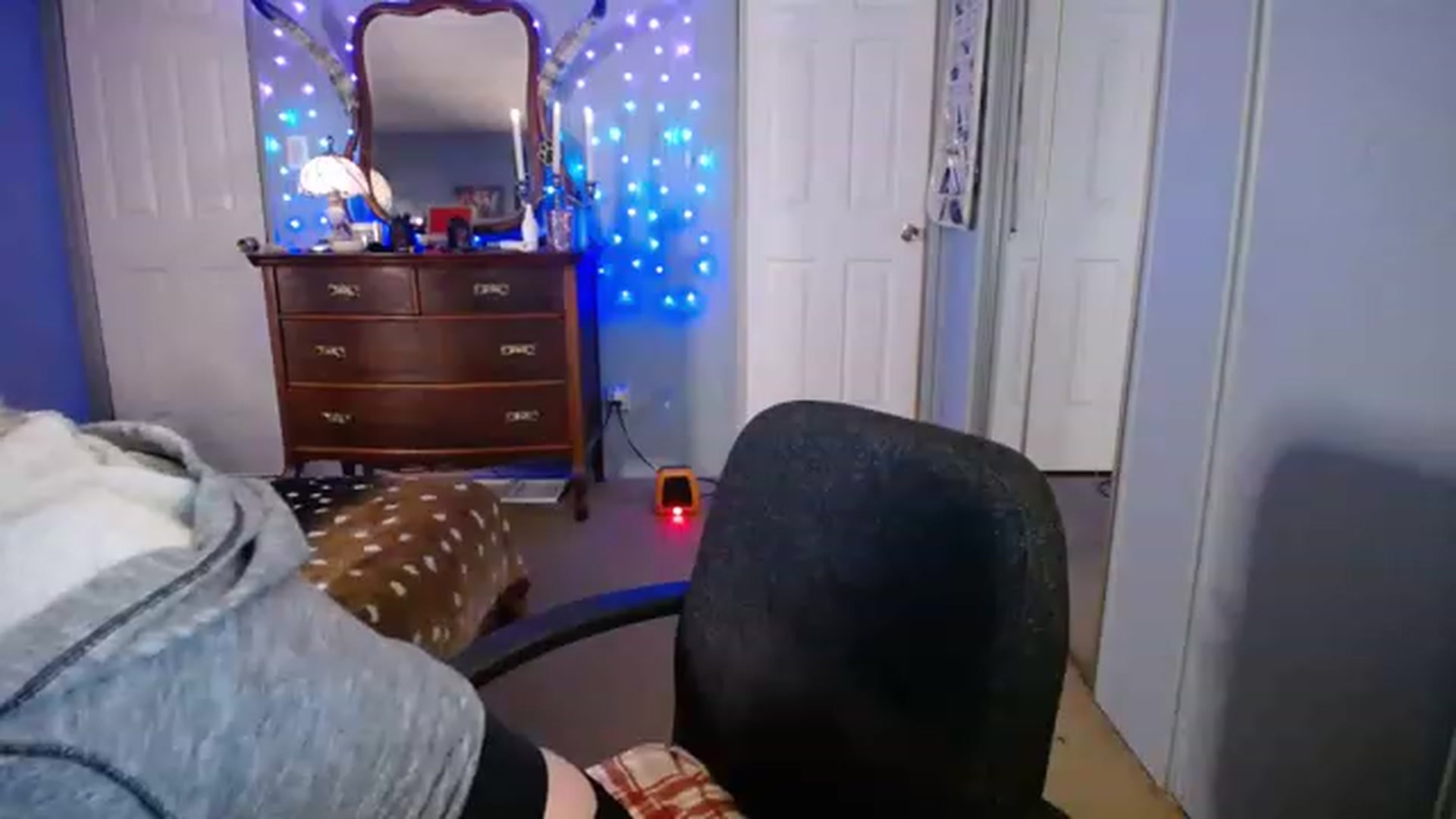 Gallery image thumbnail from Country_Daisy's myfreecams stream on, 11/26/2022, 24:45 image 18 of 20