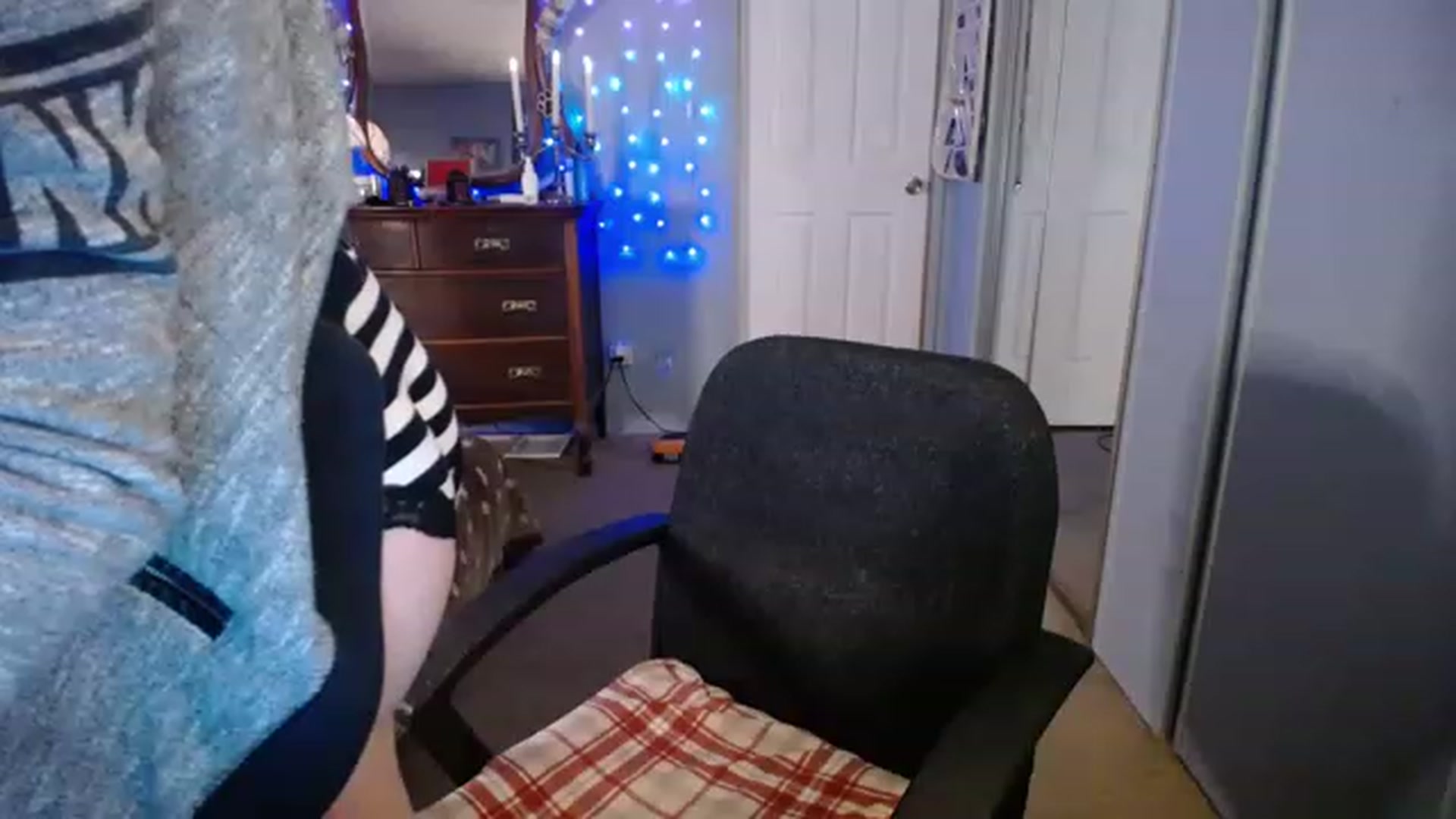 Gallery image thumbnail from Country_Daisy's myfreecams stream on, 11/26/2022, 01:17 image 17 of 20