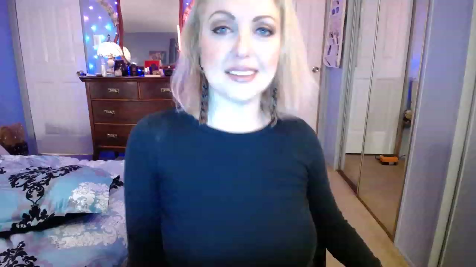 Gallery image thumbnail from Country_Daisy's myfreecams stream on, 12/27/2022, 24:02 image 11 of 20