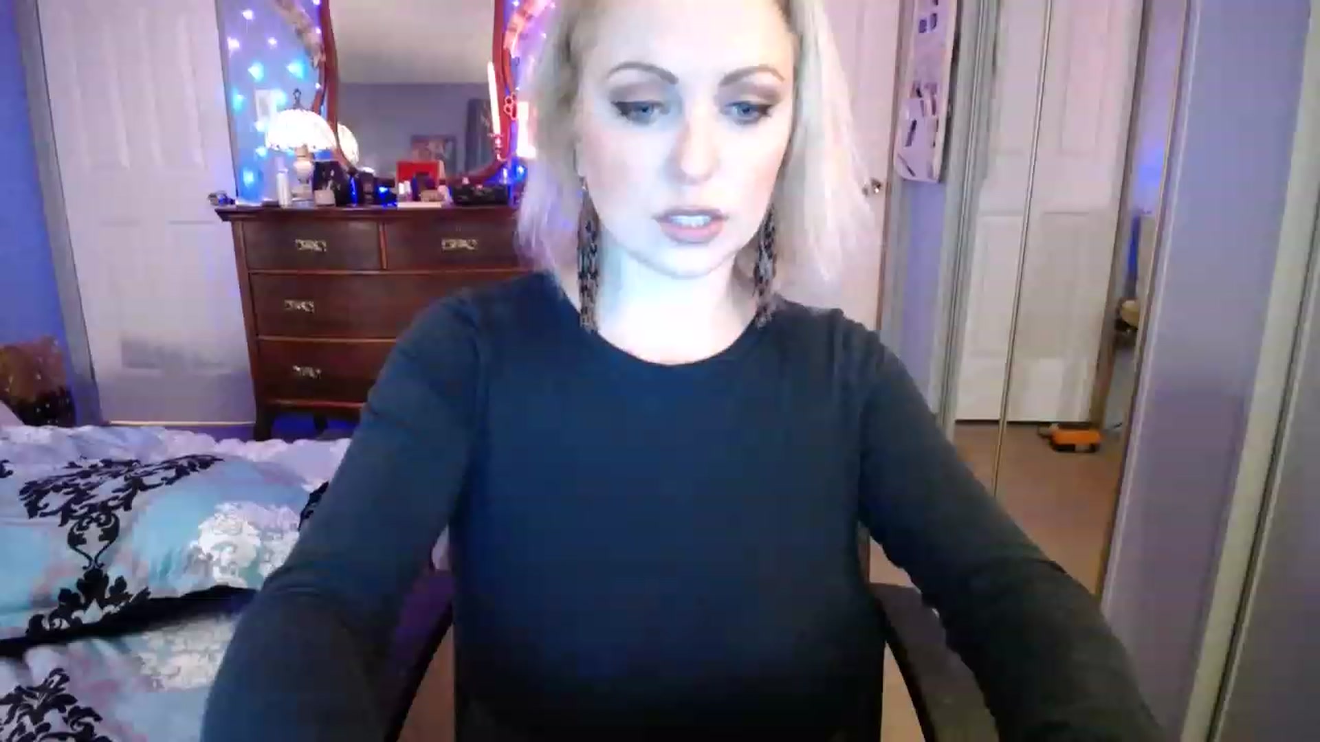 Gallery image thumbnail from Country_Daisy's myfreecams stream on, 12/27/2022, 24:02 image 17 of 20