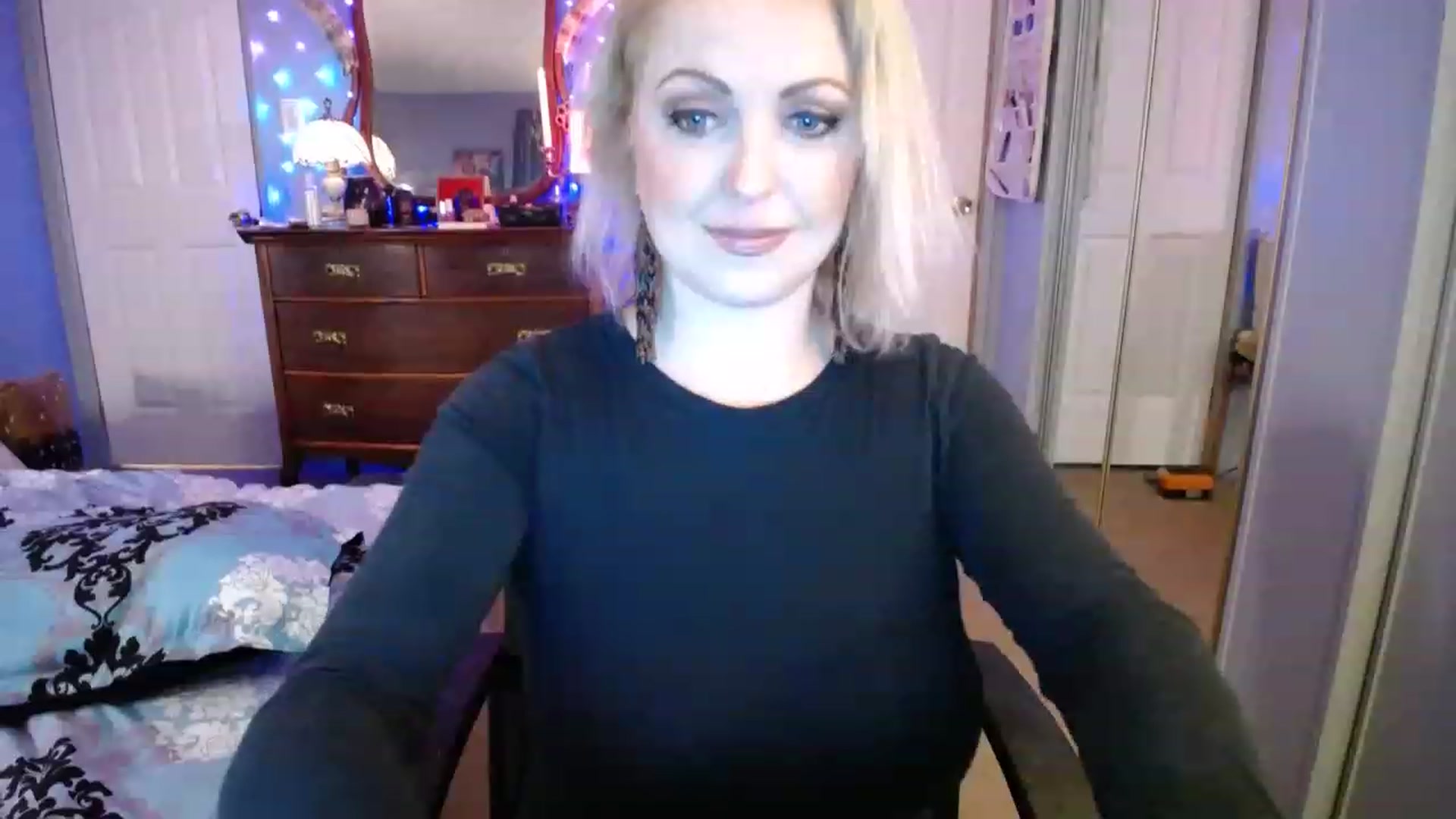 Gallery image thumbnail from Country_Daisy's myfreecams stream on, 12/27/2022, 24:02 image 18 of 20