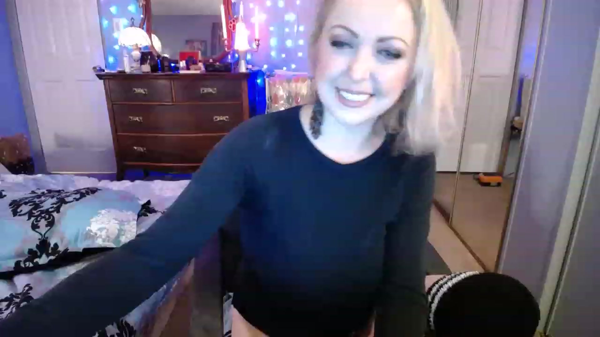 Gallery image thumbnail from Country_Daisy's myfreecams stream on, 12/27/2022, 24:02 image 10 of 20