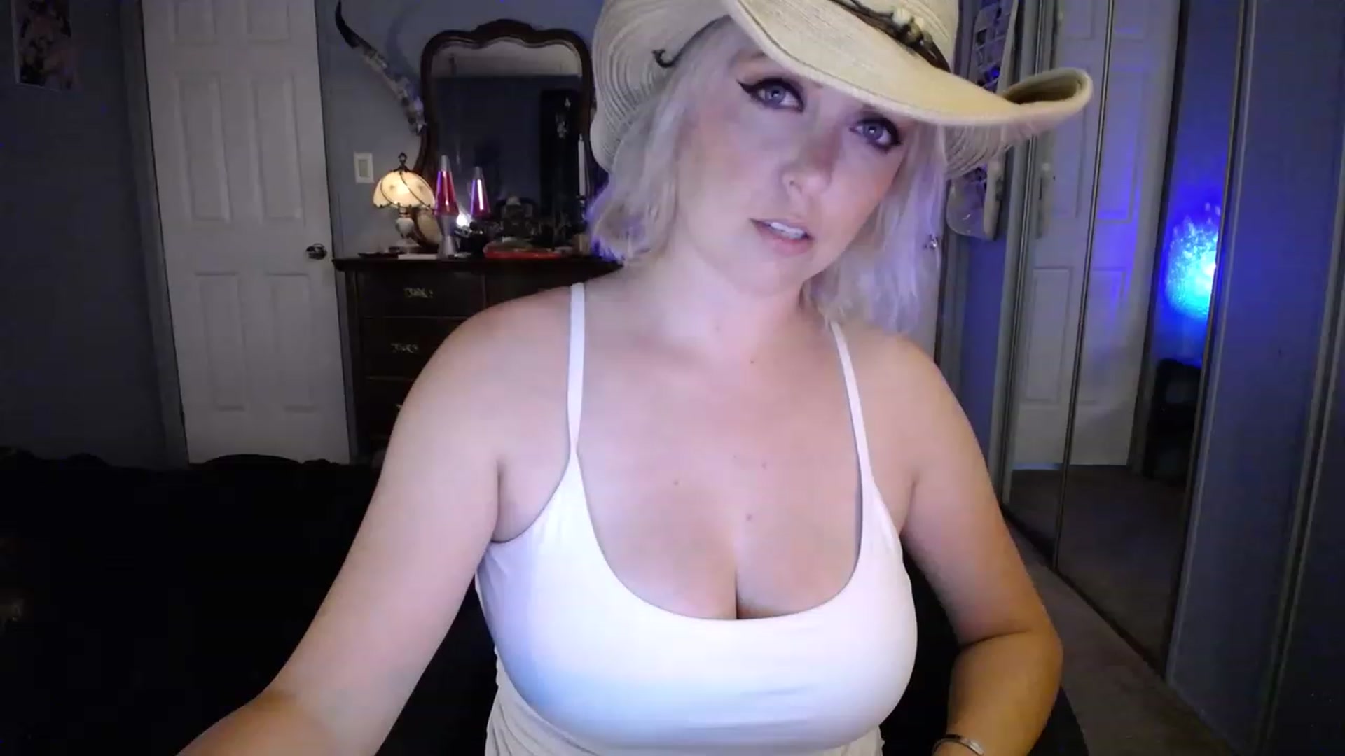 Gallery image thumbnail from Country_Daisy's myfreecams stream on, 06/26/2023, 24:00 image 4 of 20