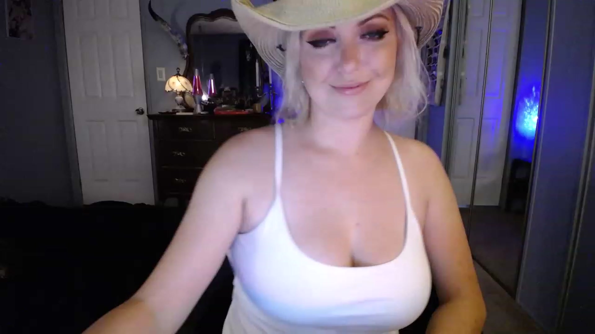 Gallery image thumbnail from Country_Daisy's myfreecams stream on, 06/26/2023, 24:00 image 2 of 20