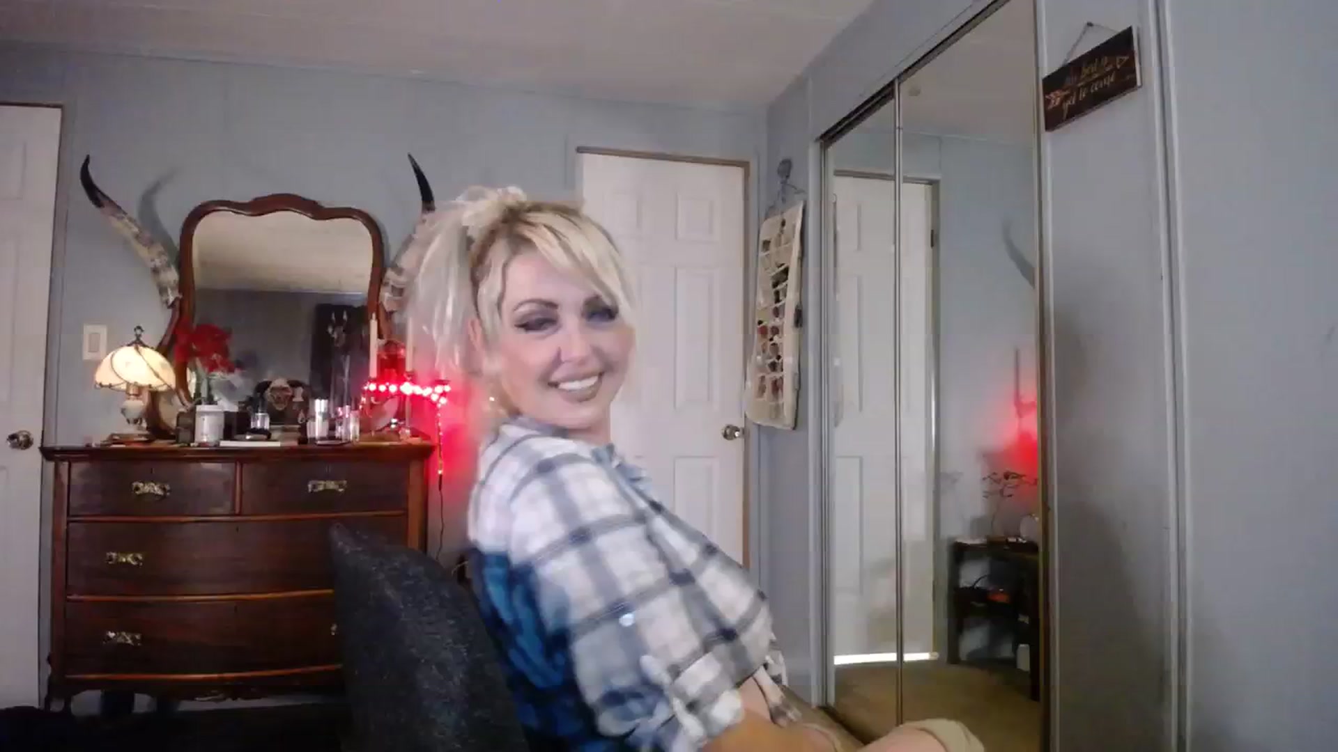 Gallery image thumbnail from Country_Daisy's myfreecams stream on, 07/23/2023, 24:35 image 13 of 20