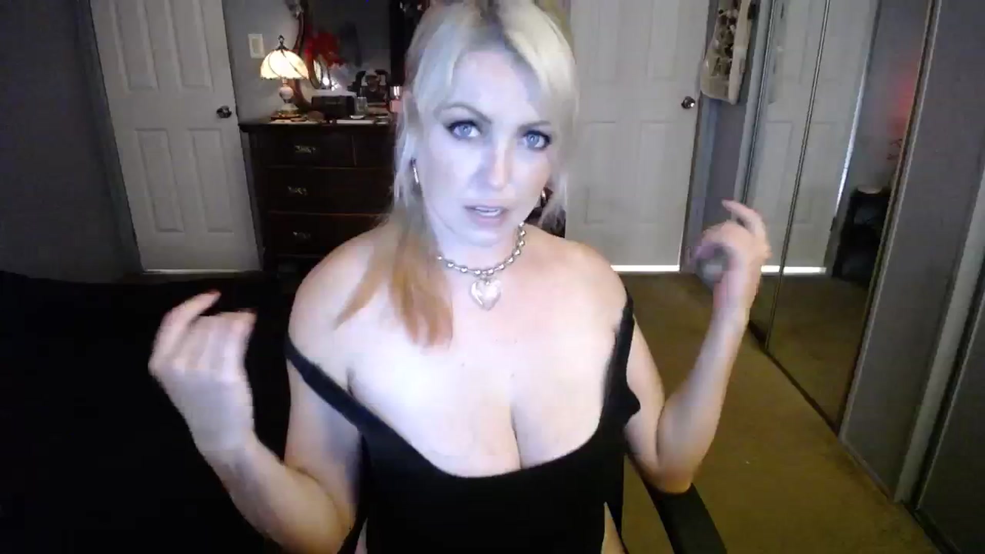 Gallery image thumbnail from Country_Daisy's myfreecams stream on, 07/25/2023, 21:03 image 18 of 20