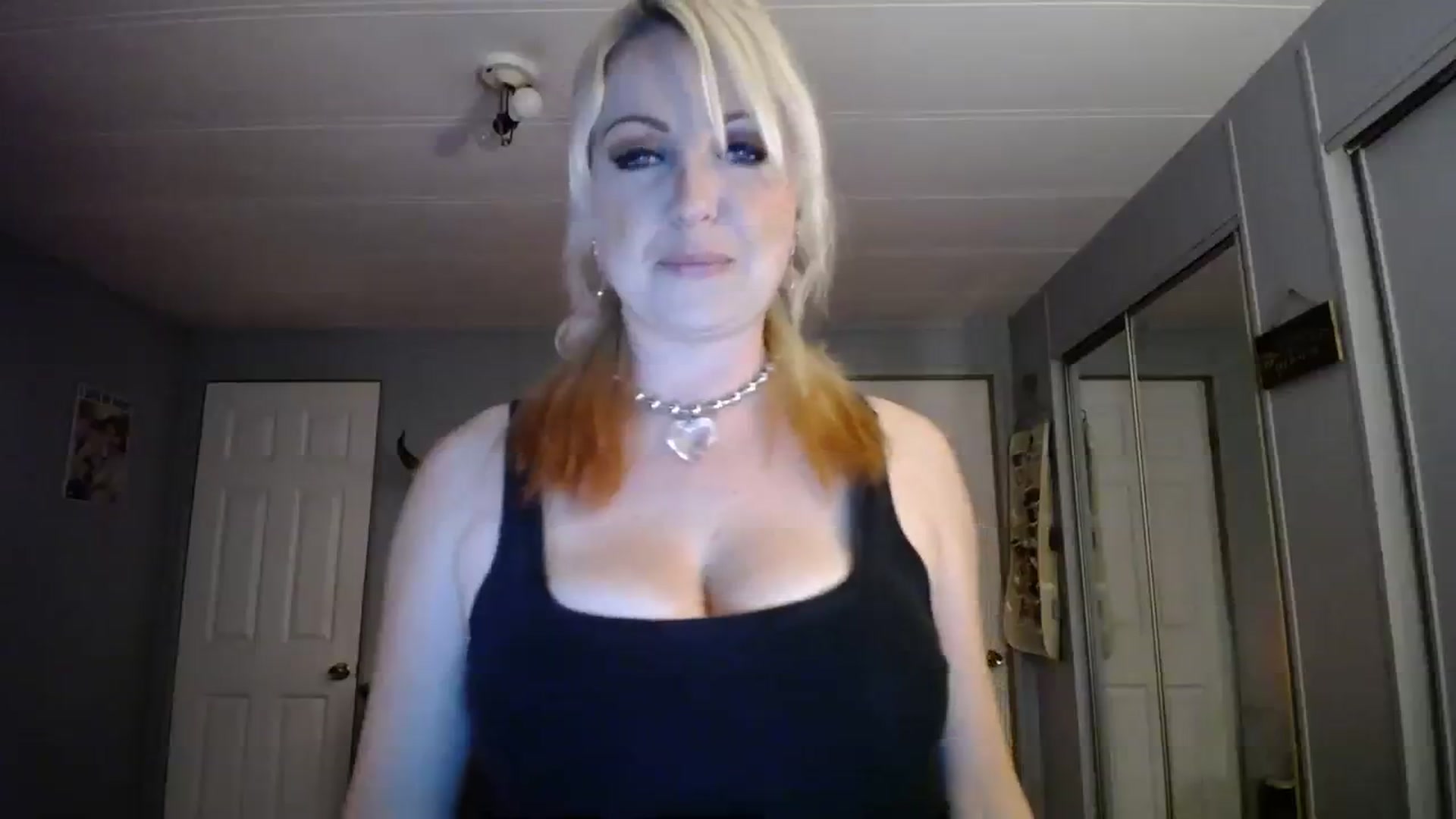 Gallery image thumbnail from Country_Daisy's myfreecams stream on, 07/25/2023, 21:03 image 9 of 20