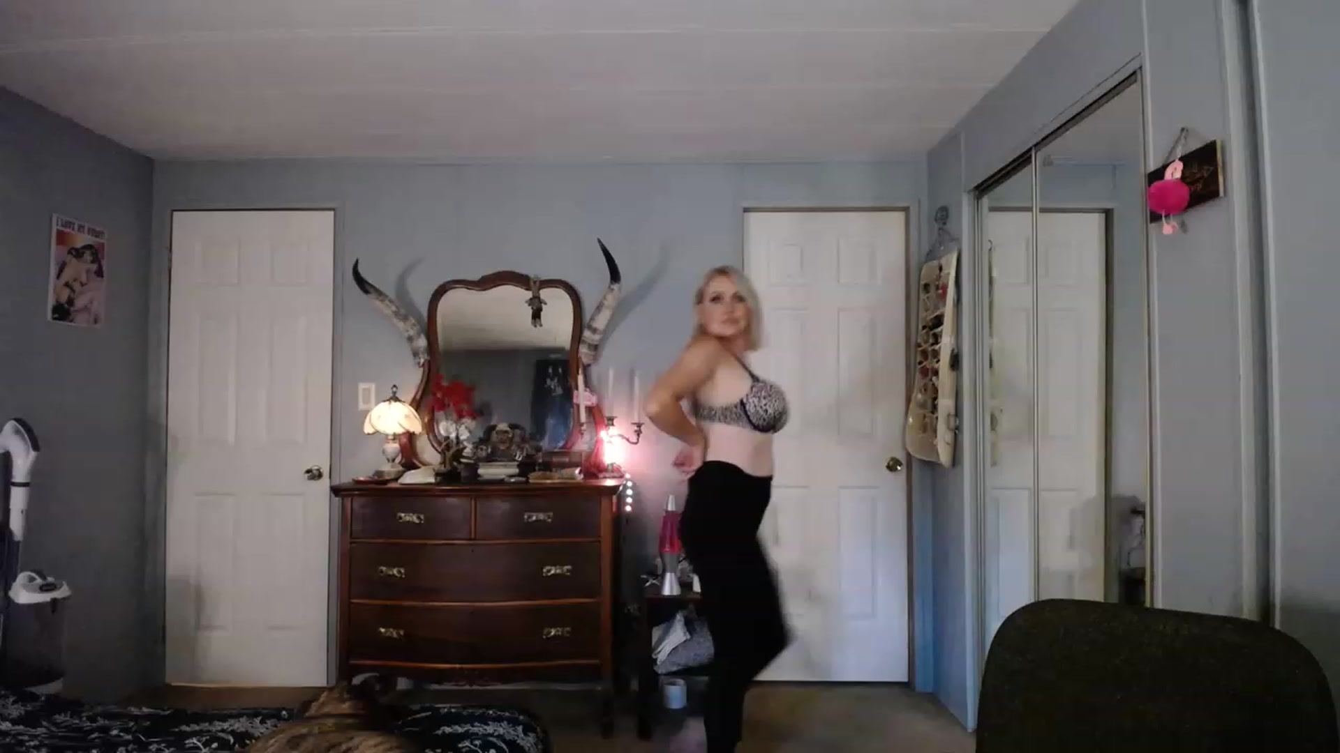 Gallery image thumbnail from Country_Daisy's myfreecams stream on, 08/27/2023, 24:37 image 4 of 20