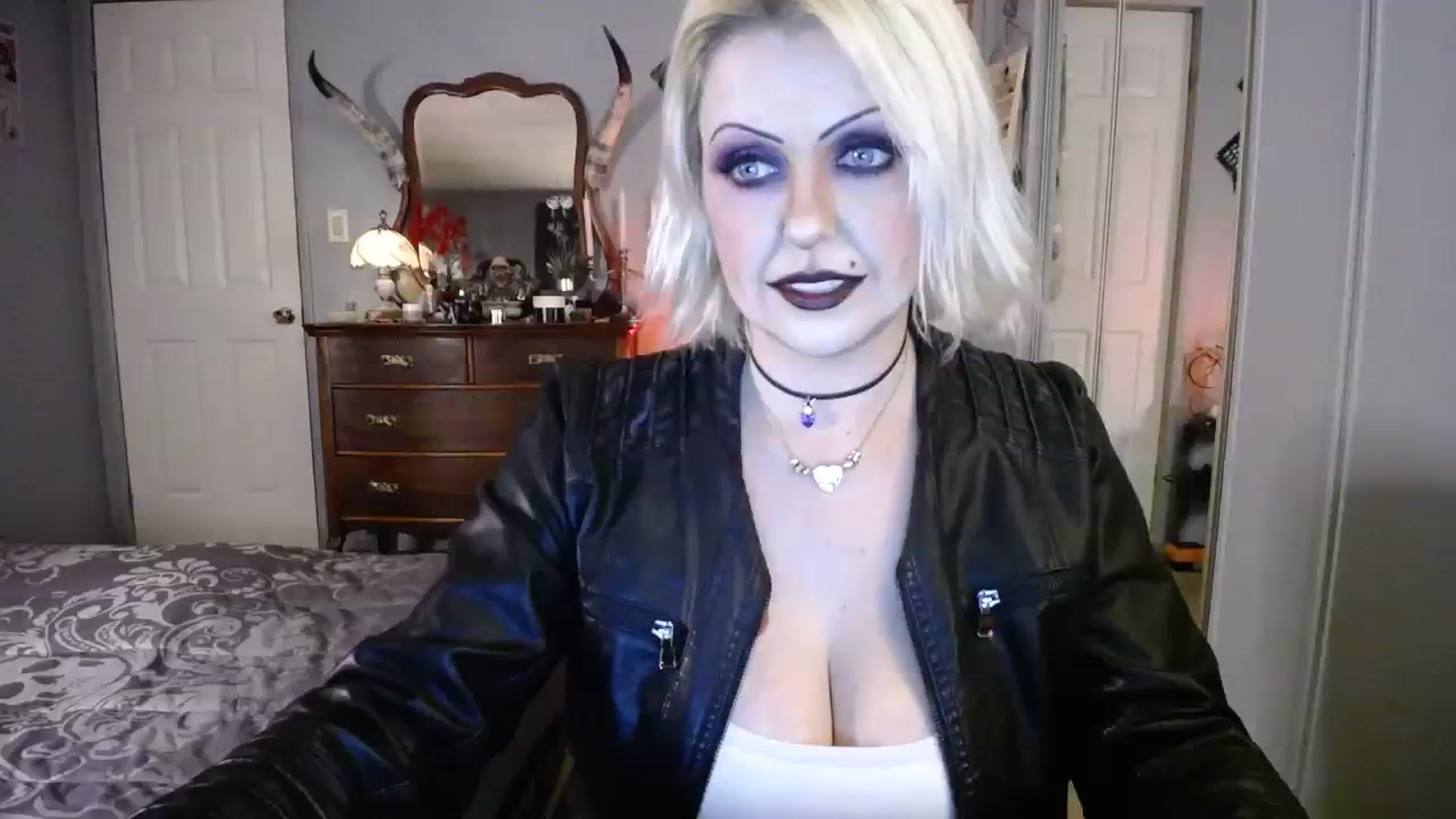 Gallery image thumbnail from Country_Daisy's myfreecams stream on, 10/30/2023, 22:05 image 4 of 20