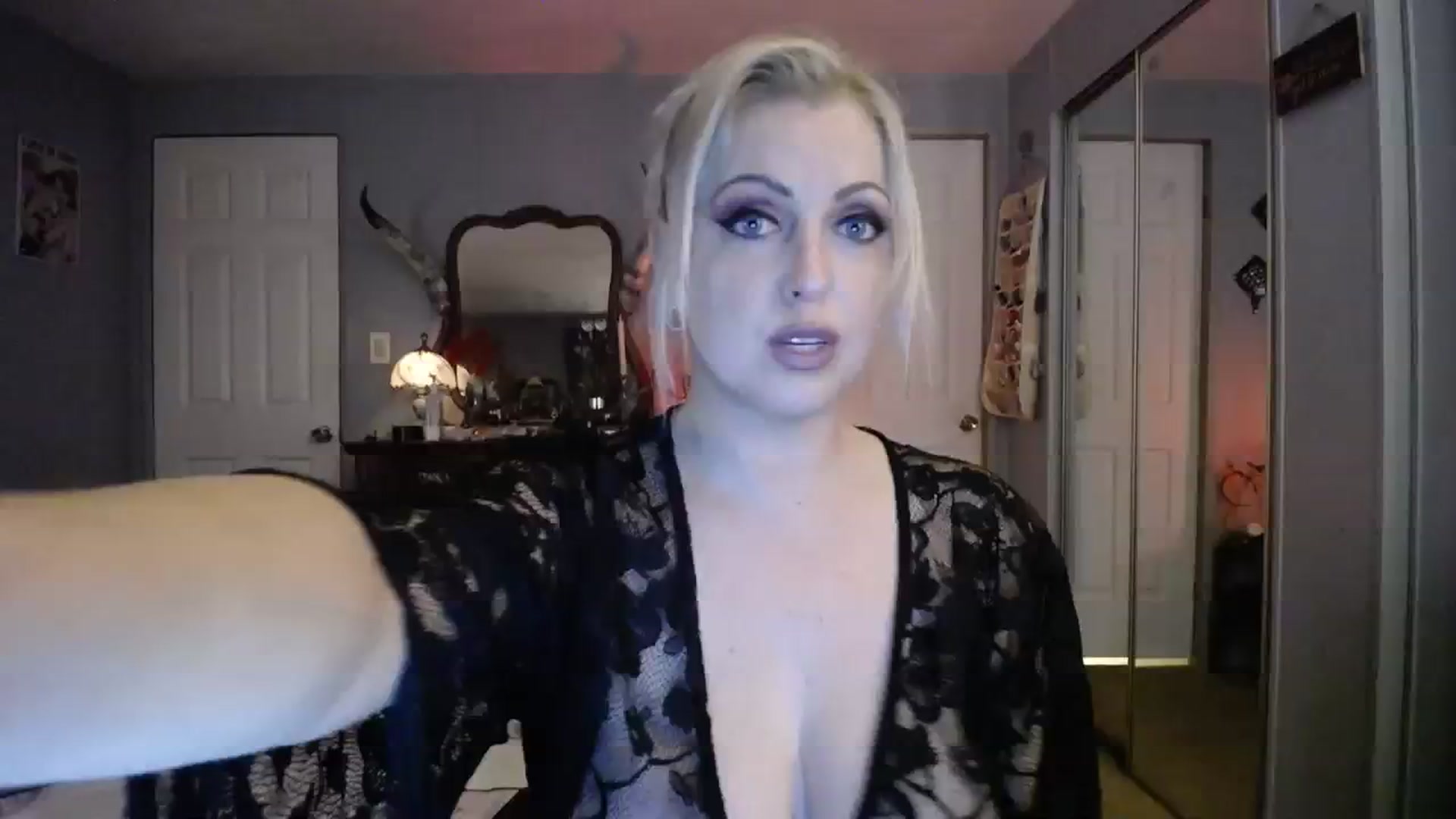 Gallery image thumbnail from Country_Daisy's myfreecams stream on, 11/08/2023, 24:14 image 9 of 20