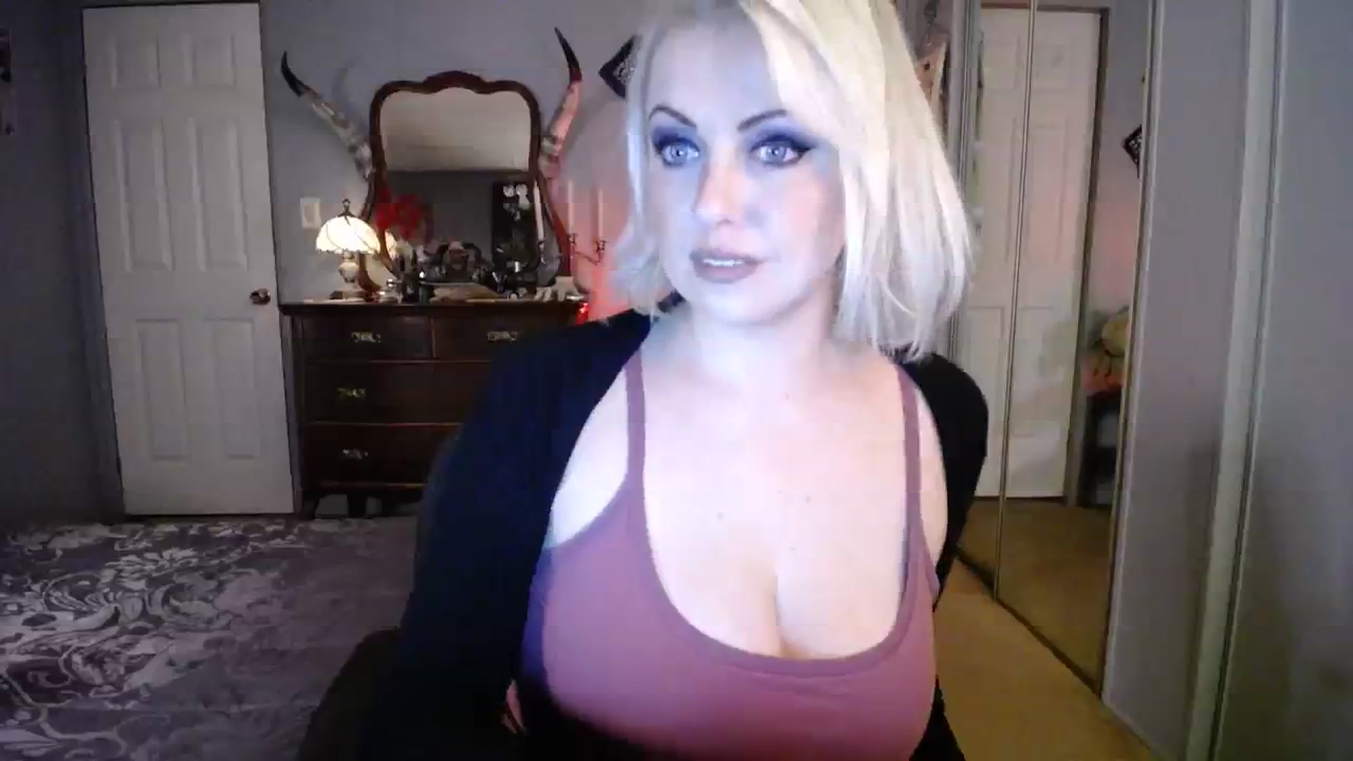 Gallery image thumbnail from Country_Daisy's myfreecams stream on, 12/13/2023, 22:32 image 18 of 20