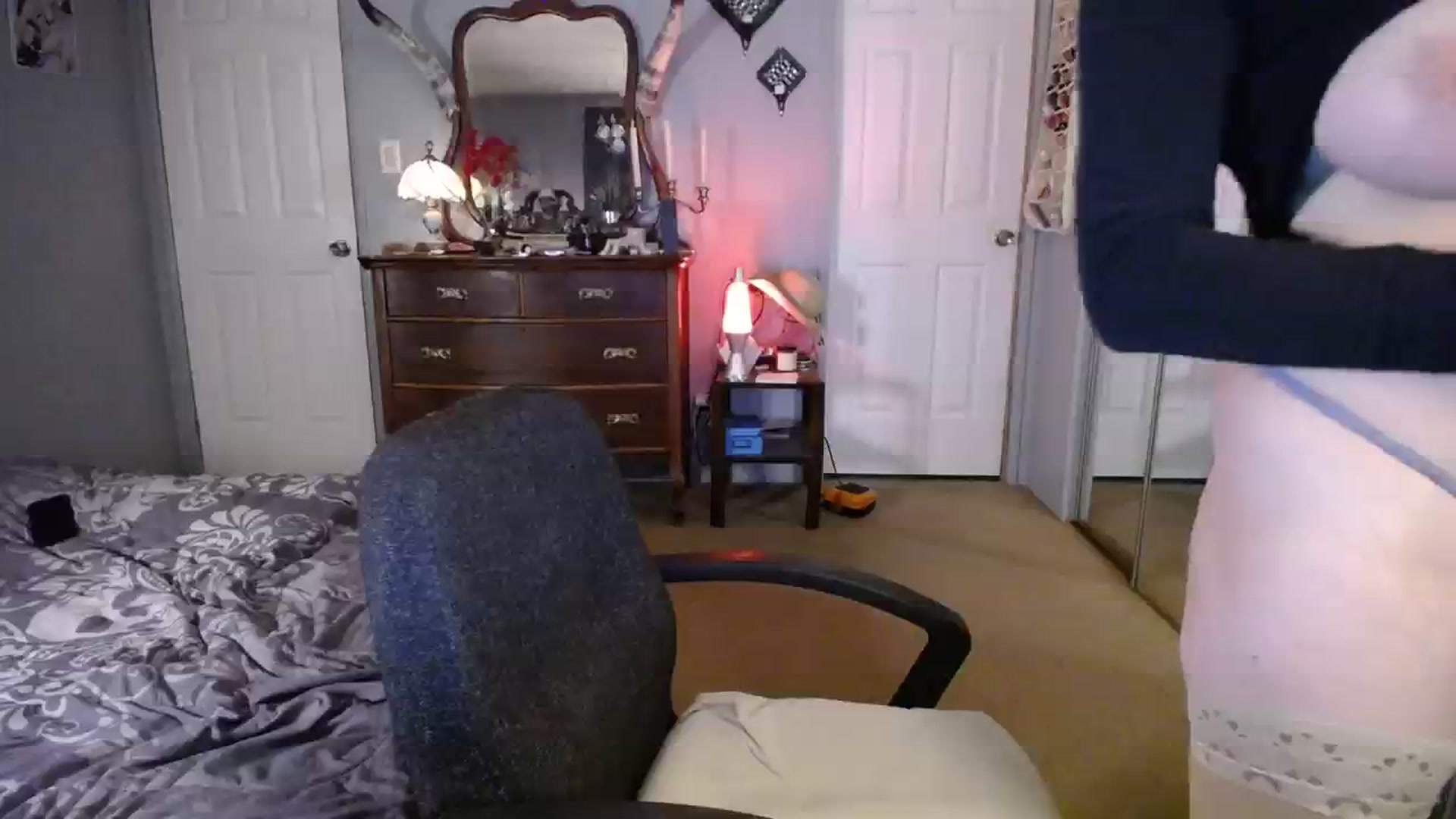 Gallery image thumbnail from Country_Daisy's myfreecams stream on, 12/27/2023, 24:33 image 6 of 20