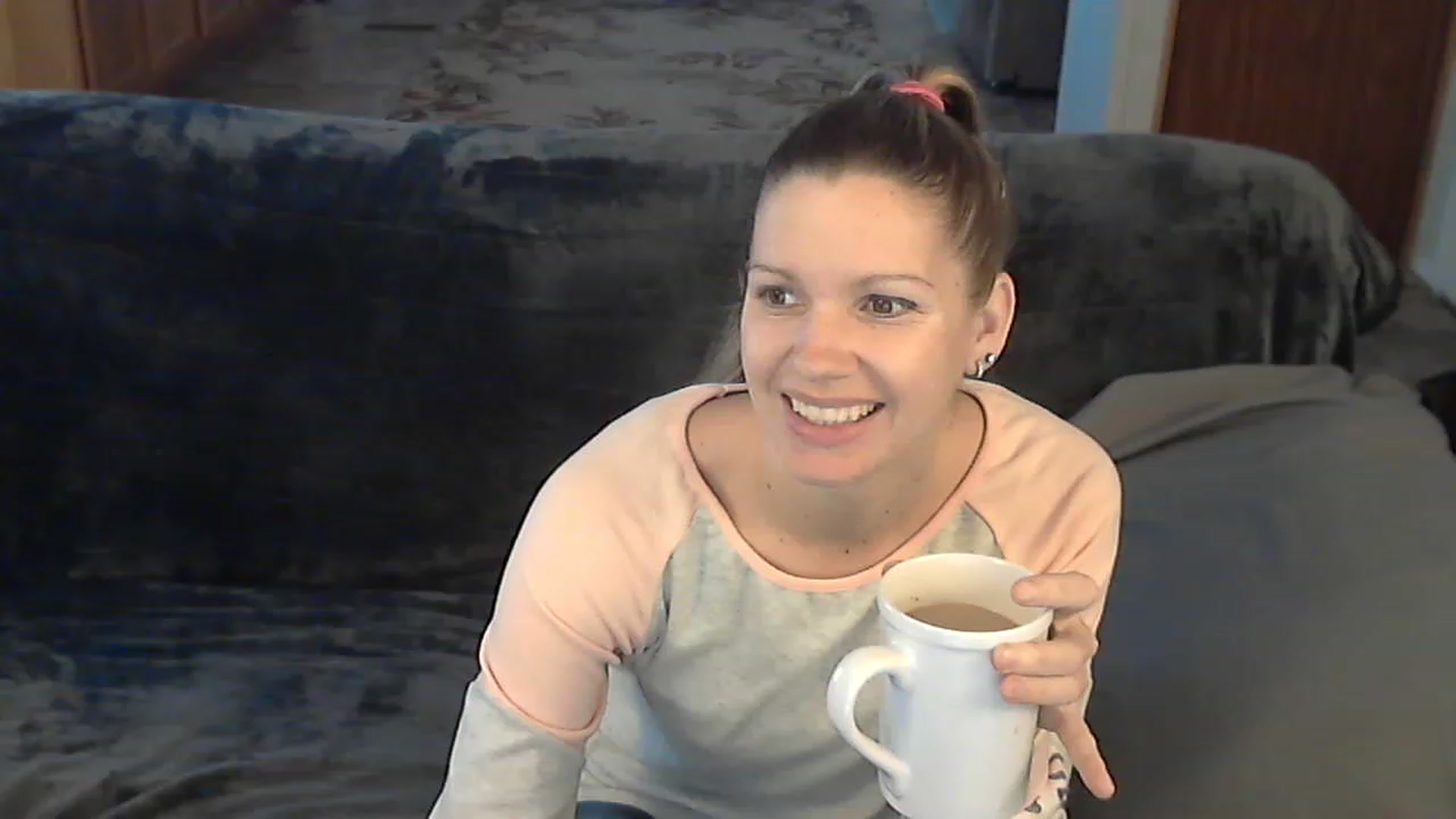Gallery image thumbnail from Country_vixen's myfreecams stream on, 12/18/2022, 15:07 image 3 of 20
