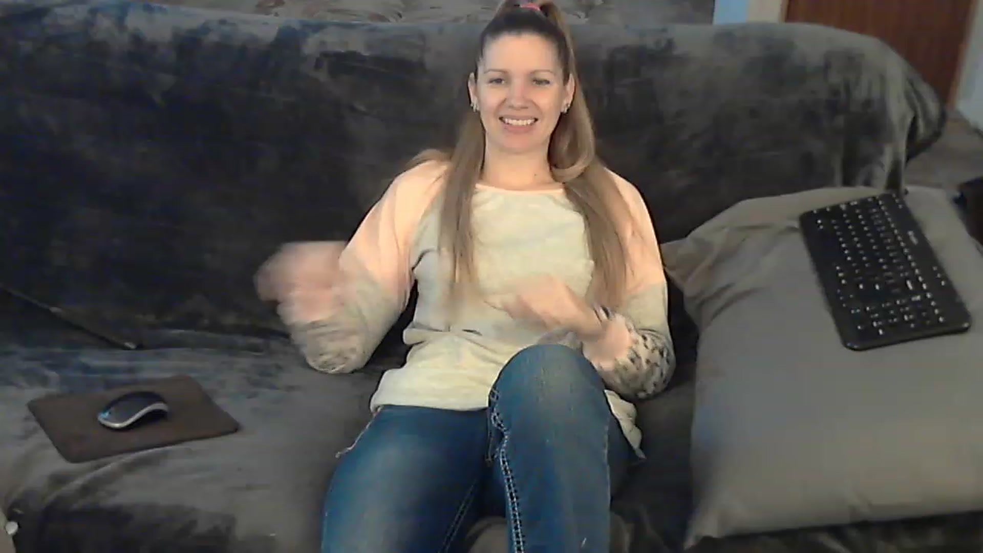 Gallery image thumbnail from Country_vixen's myfreecams stream on, 12/18/2022, 15:07 image 15 of 20