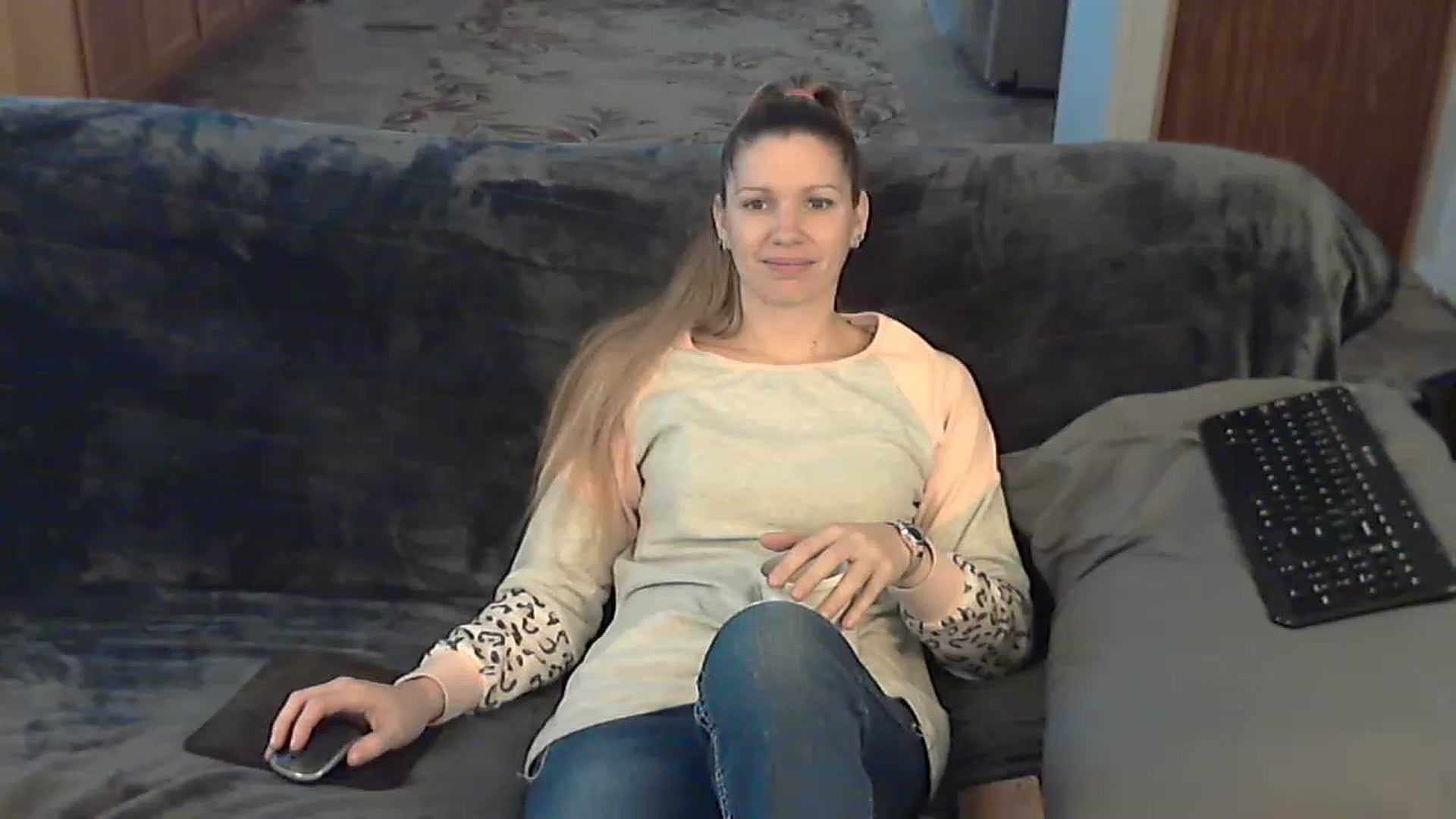 Gallery image thumbnail from Country_vixen's myfreecams stream on, 12/18/2022, 15:07 image 12 of 20