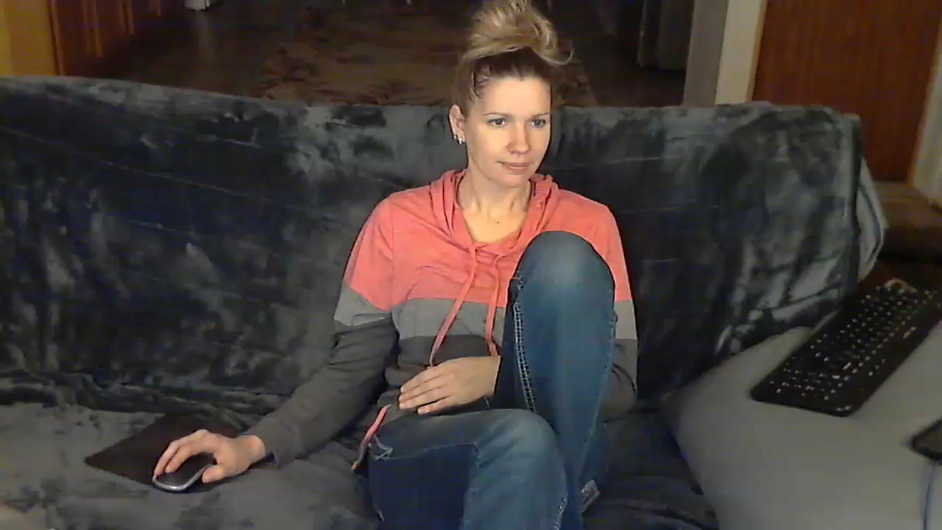 Gallery image thumbnail from Country_vixen's myfreecams stream on, 01/18/2023, 15:27 image 6 of 20
