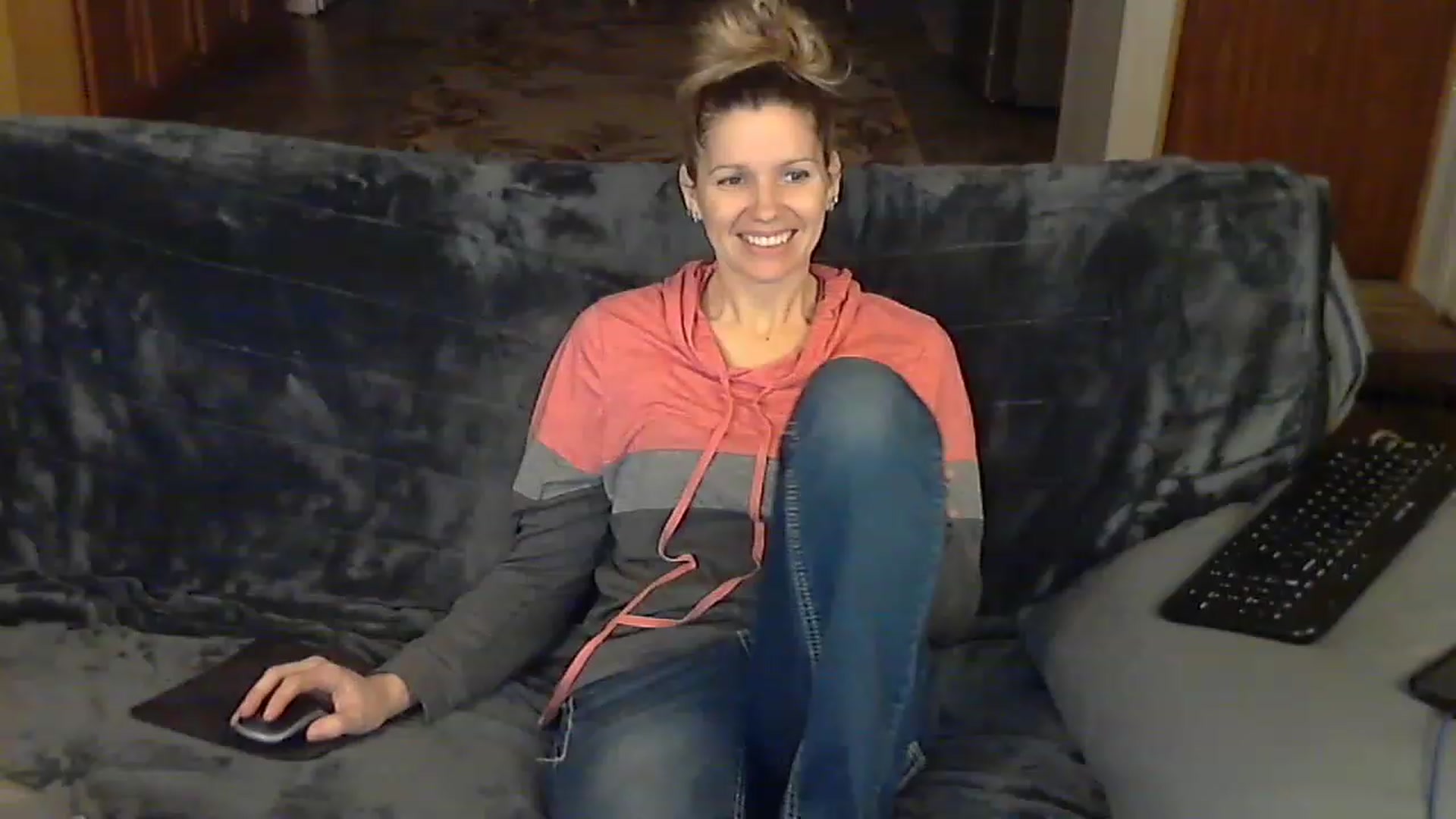Gallery image thumbnail from Country_vixen's myfreecams stream on, 01/18/2023, 15:27 image 5 of 20