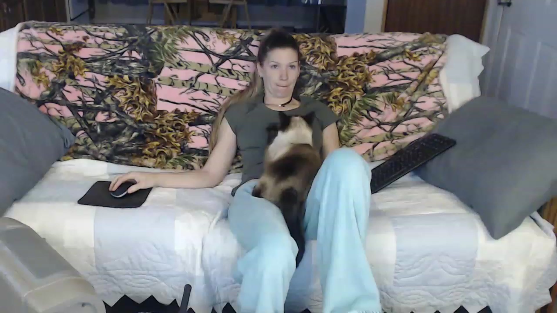 Gallery image thumbnail from Country_vixen's myfreecams stream on, 03/13/2023, 14:01 image 1 of 20