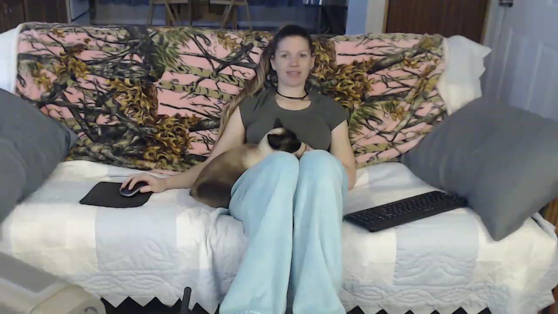 Gallery image thumbnail from Country_vixen's myfreecams stream on, 03/13/2023, 14:01 image 13 of 20