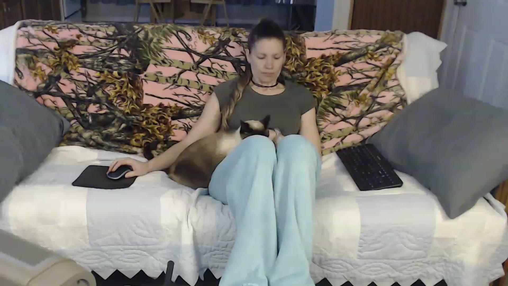 Gallery image thumbnail from Country_vixen's myfreecams stream on, 03/13/2023, 14:01 image 6 of 20