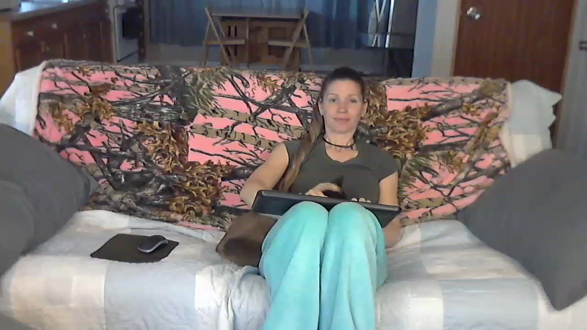 Gallery image thumbnail from Country_vixen's myfreecams stream on, 03/13/2023, 14:01 image 16 of 20