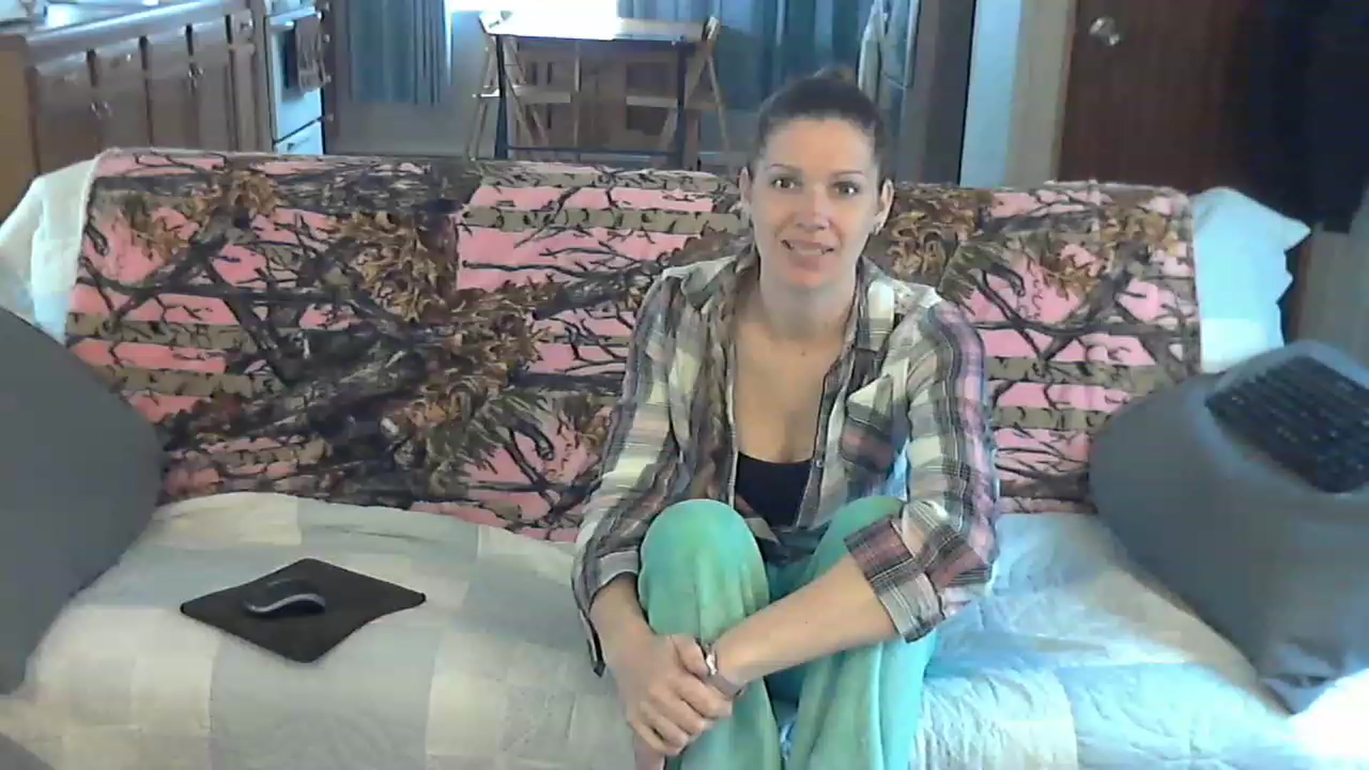 Gallery image thumbnail from Country_vixen's myfreecams stream on, 03/16/2023, 14:40 image 13 of 20