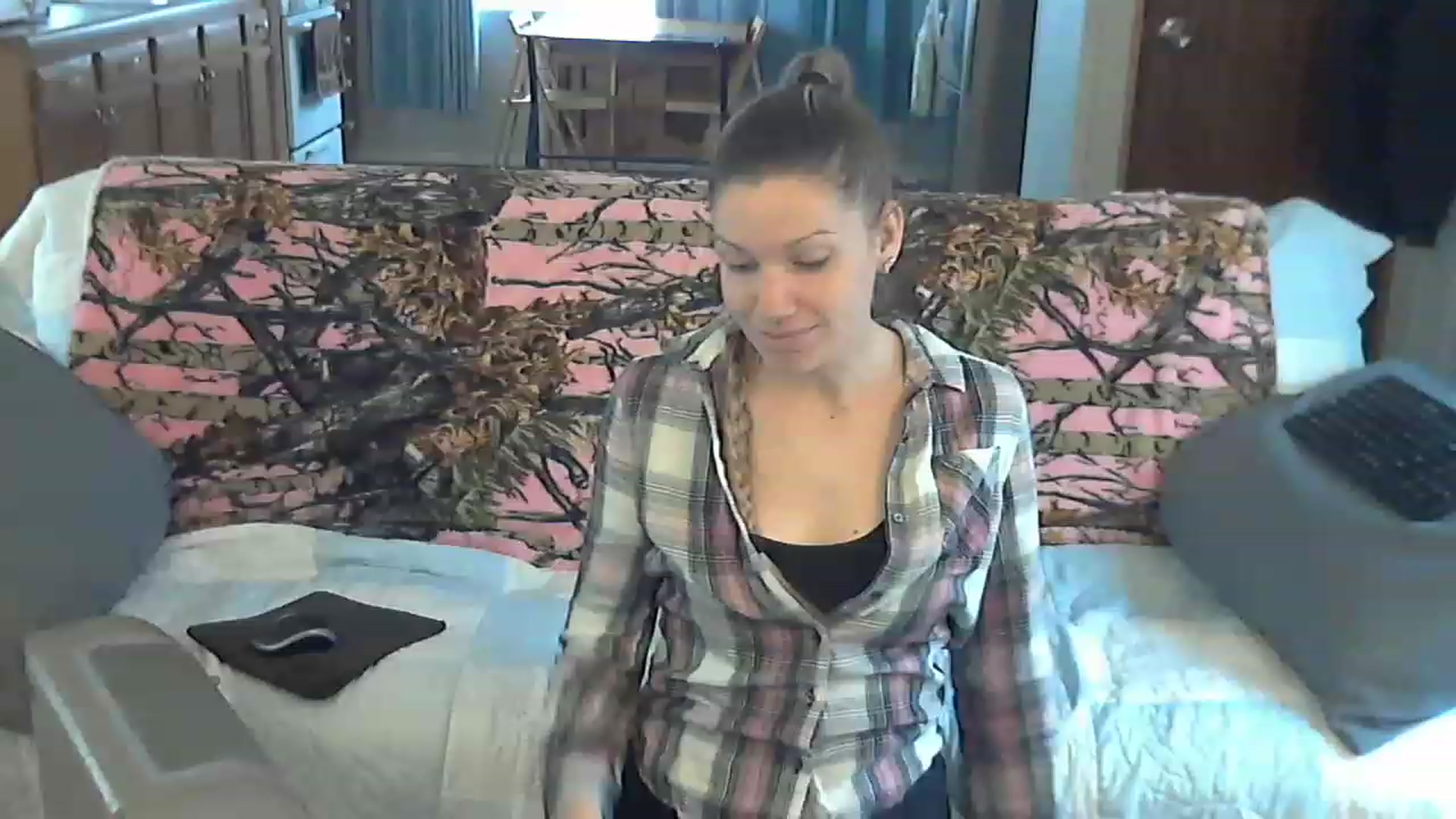 Gallery image thumbnail from Country_vixen's myfreecams stream on, 03/16/2023, 14:40 image 5 of 20