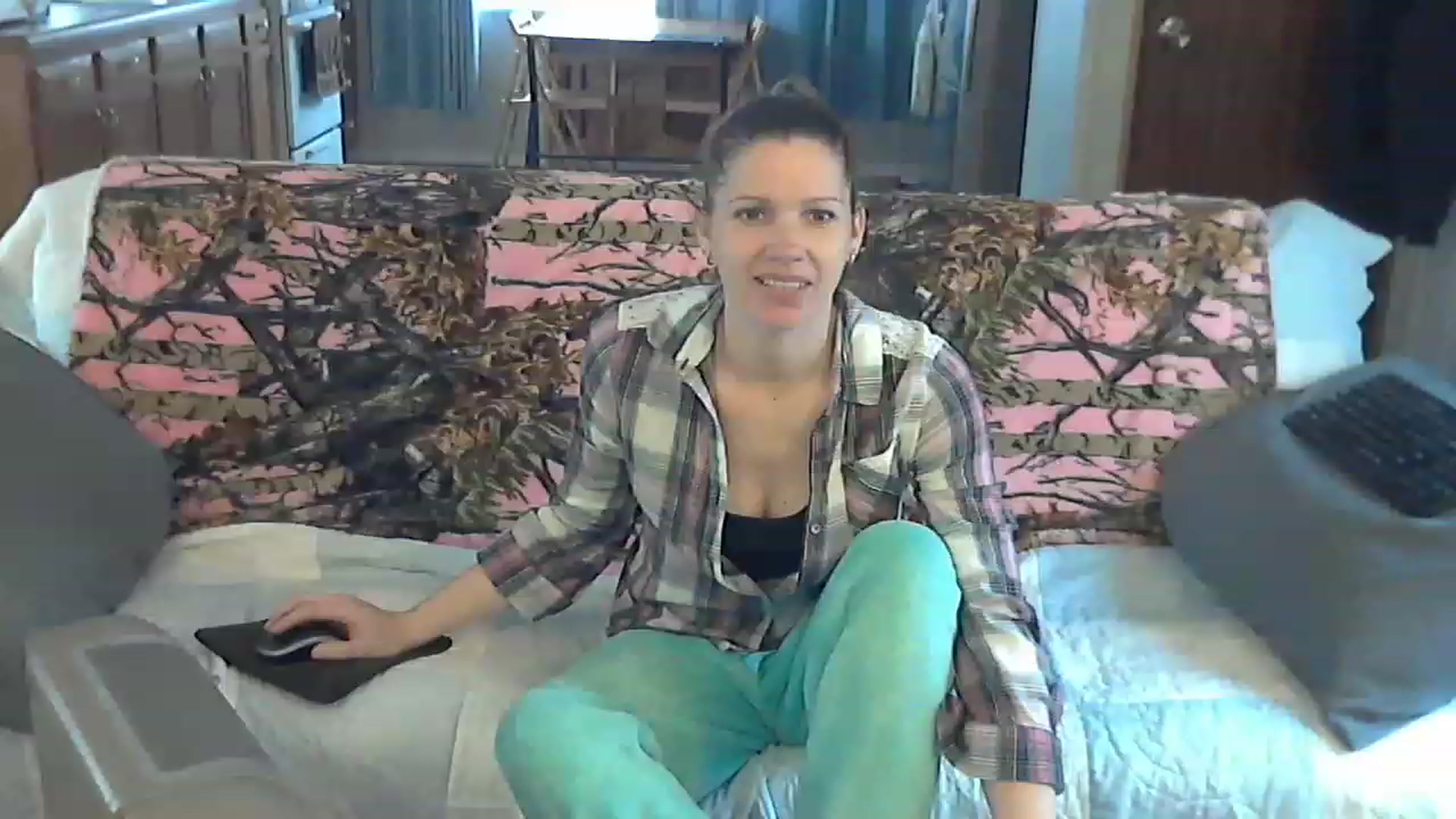 Gallery image thumbnail from Country_vixen's myfreecams stream on, 03/16/2023, 14:40 image 2 of 20