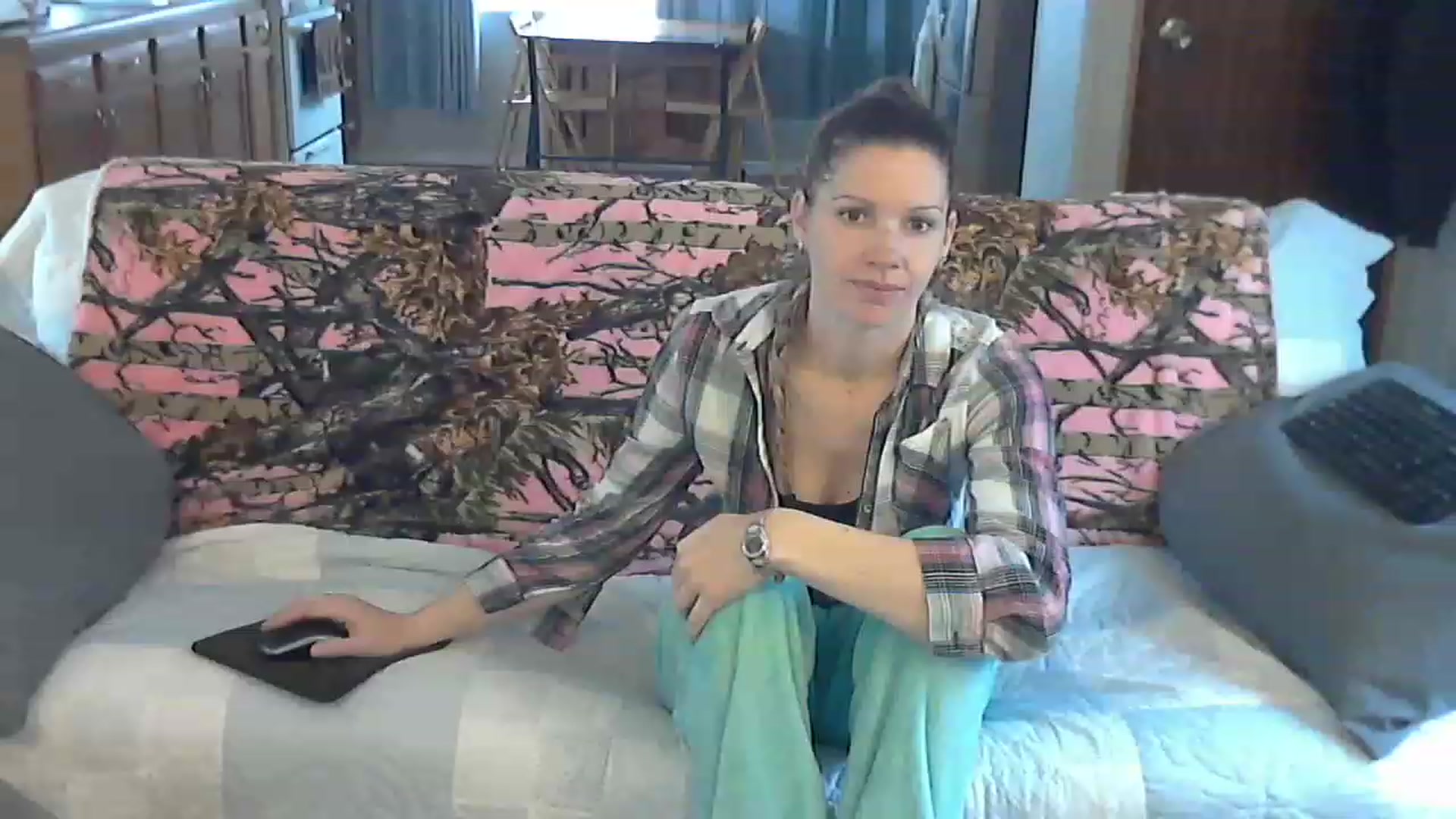 Gallery image thumbnail from Country_vixen's myfreecams stream on, 03/16/2023, 14:40 image 12 of 20