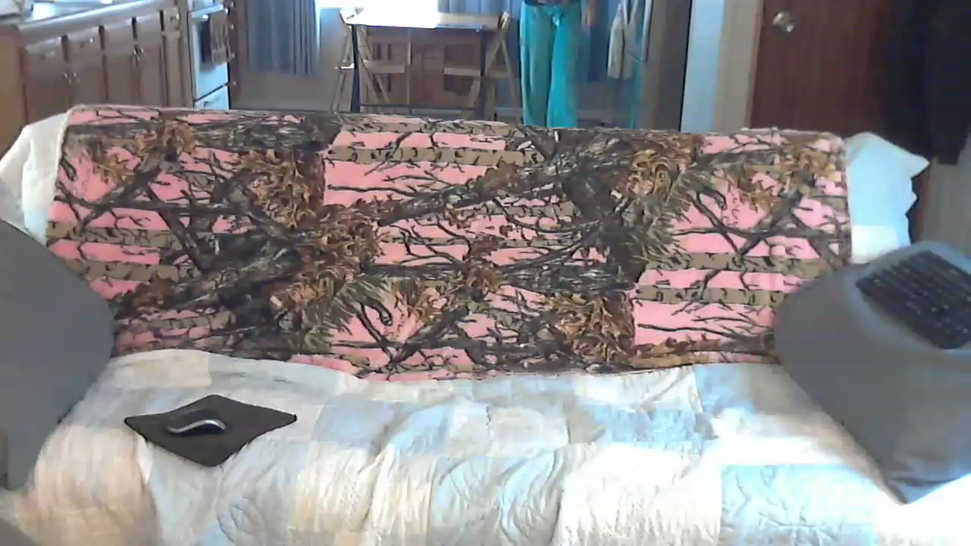 Gallery image thumbnail from Country_vixen's myfreecams stream on, 03/16/2023, 14:40 image 10 of 20