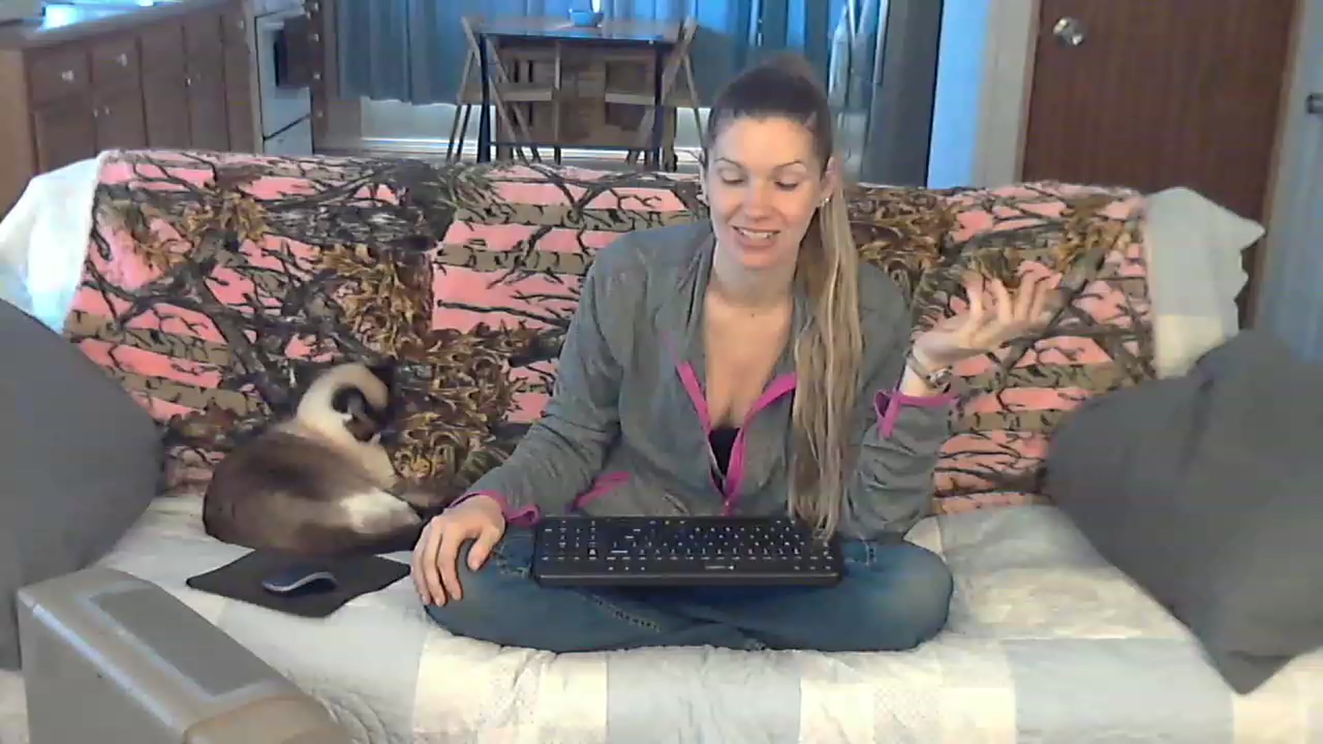 Gallery image thumbnail from Country_vixen's myfreecams stream on, 03/17/2023, 14:03 image 10 of 20