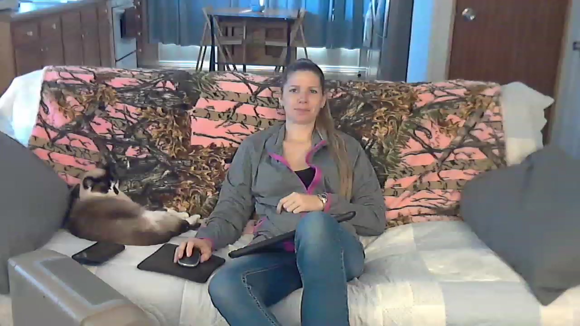 Gallery image thumbnail from Country_vixen's myfreecams stream on, 03/17/2023, 14:03 image 18 of 20